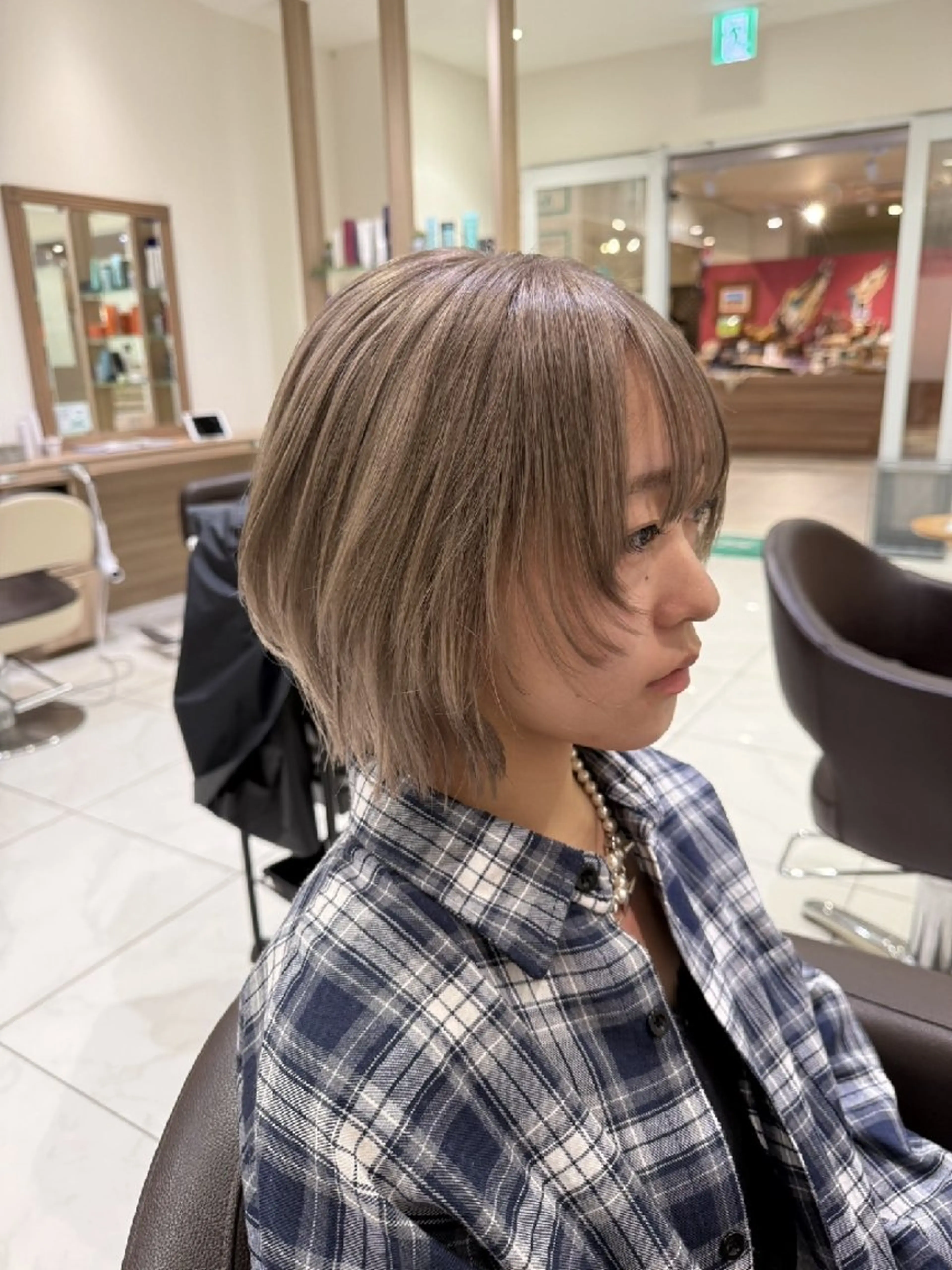 ショート カラー ブリーチ グレージュ ボブ 髪質改善 ウルフカット 中村 和貴のヘアスタイル