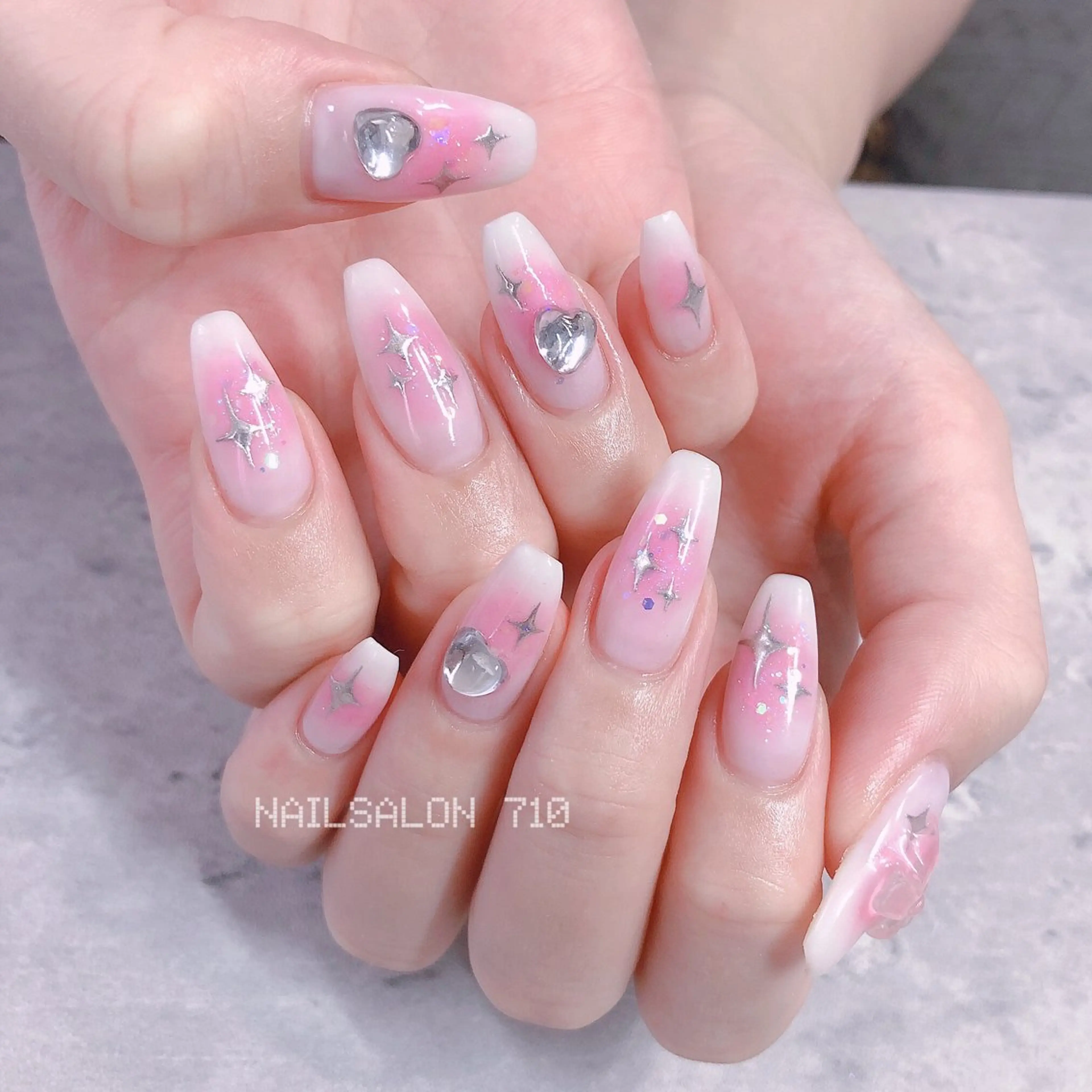 ネイル ハンドネイル フットネイル ナナイチゼロ I.Naoのネイルデザイン