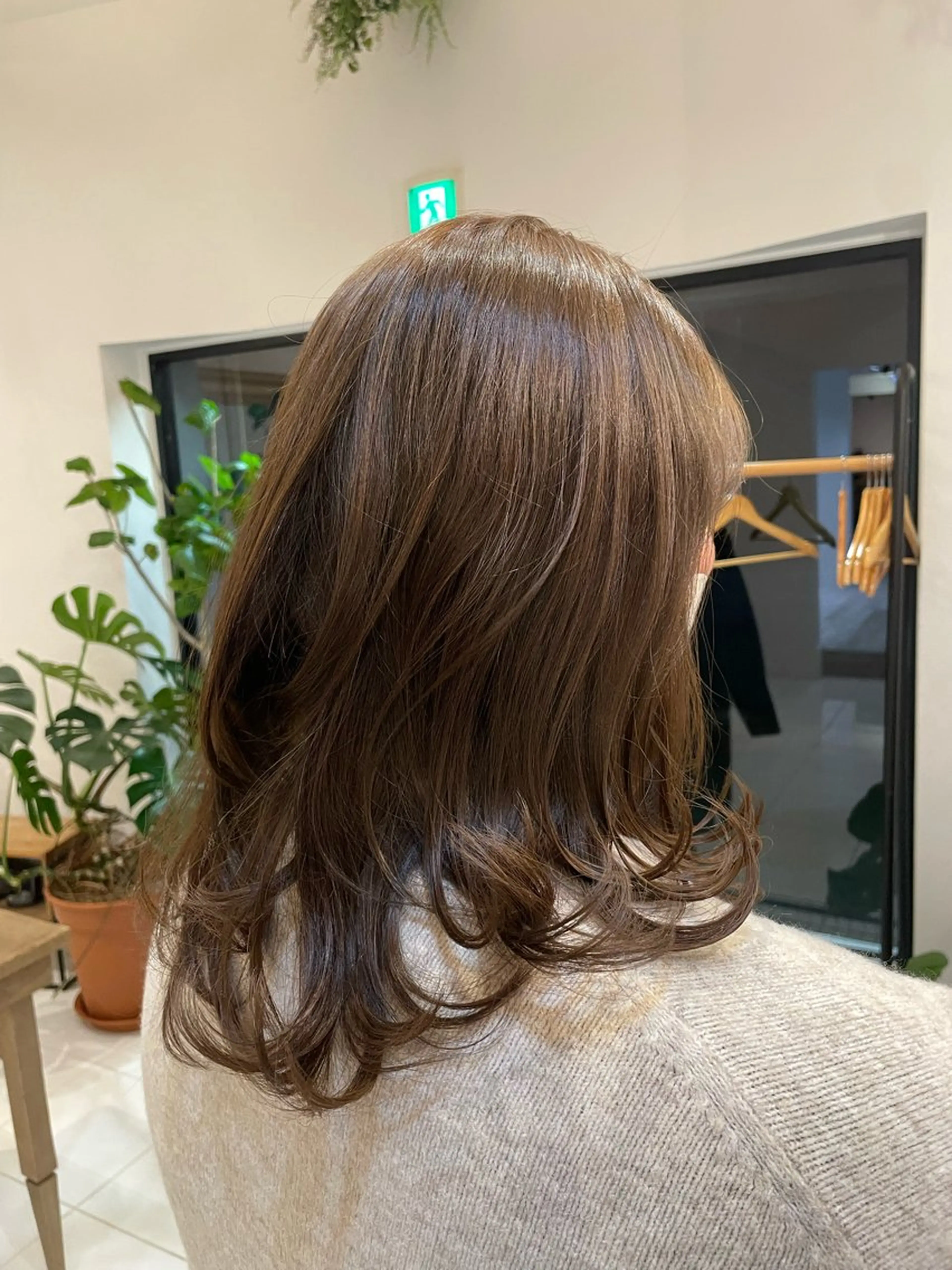 セミロング カット ヘアカラー トリートメント diar平塚所属・倉川 結花のヘアスタイル