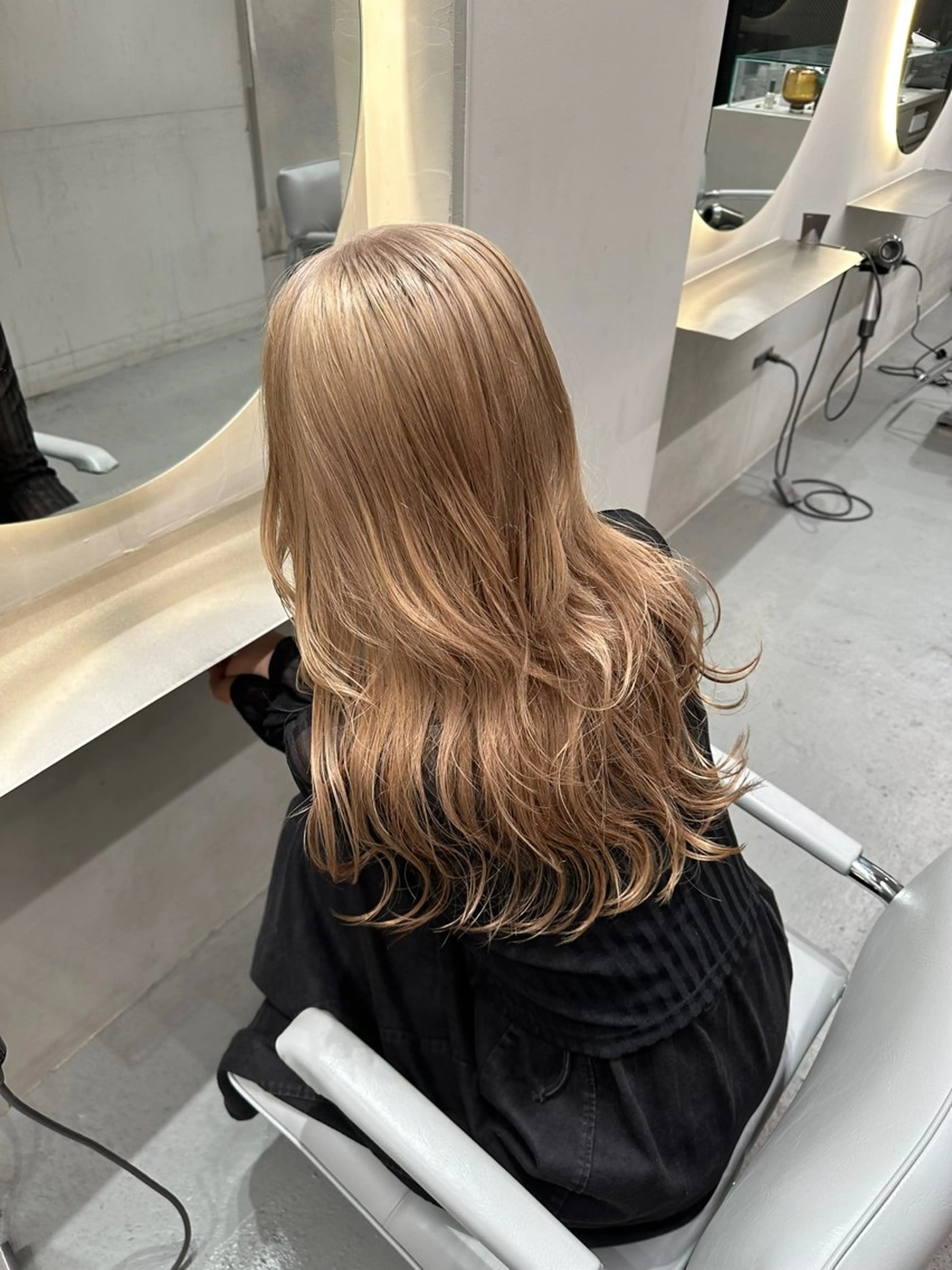 ロング ピンクラベンダー トリートメント SOL.所属・ハイトーンカラー/デ ザインカラー中川竜斗のヘアスタイル