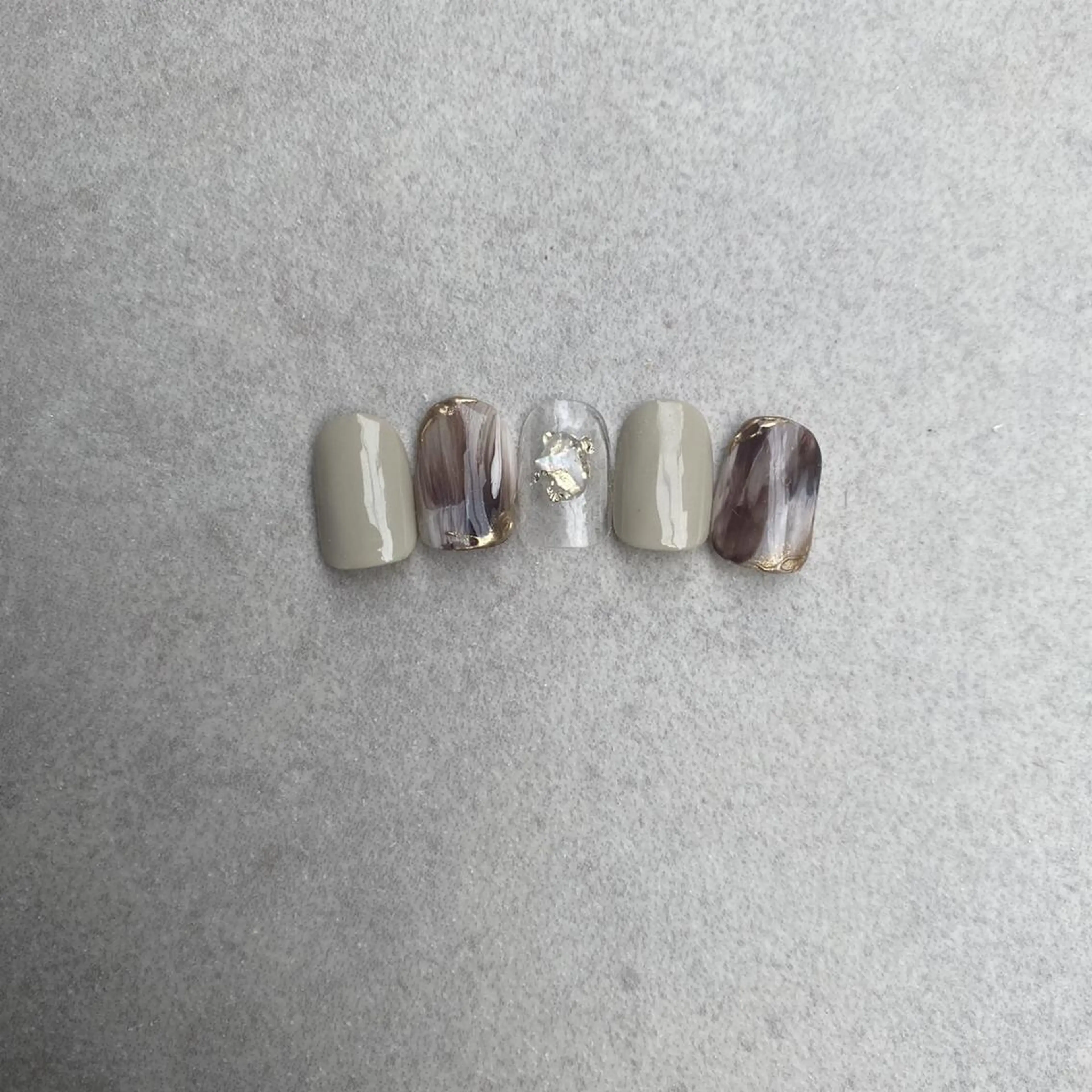 ネイル akane .hのネイルデザイン