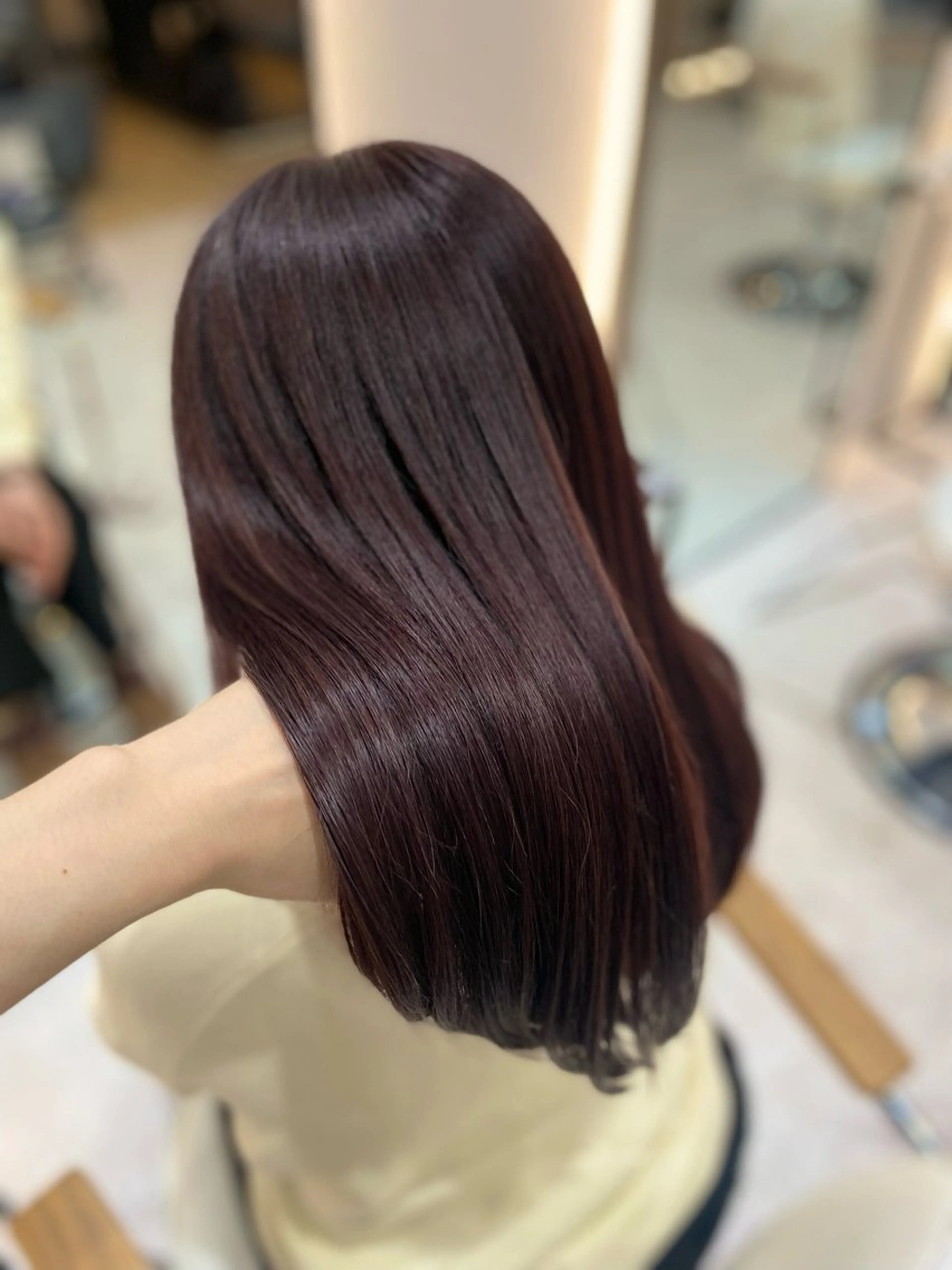 セミロング カラー レッドカラー トリートメント カット ヘアカラー トリートメント 艶髪・透明感カラー・ 韓国ヘア・Yuriのヘアスタイル