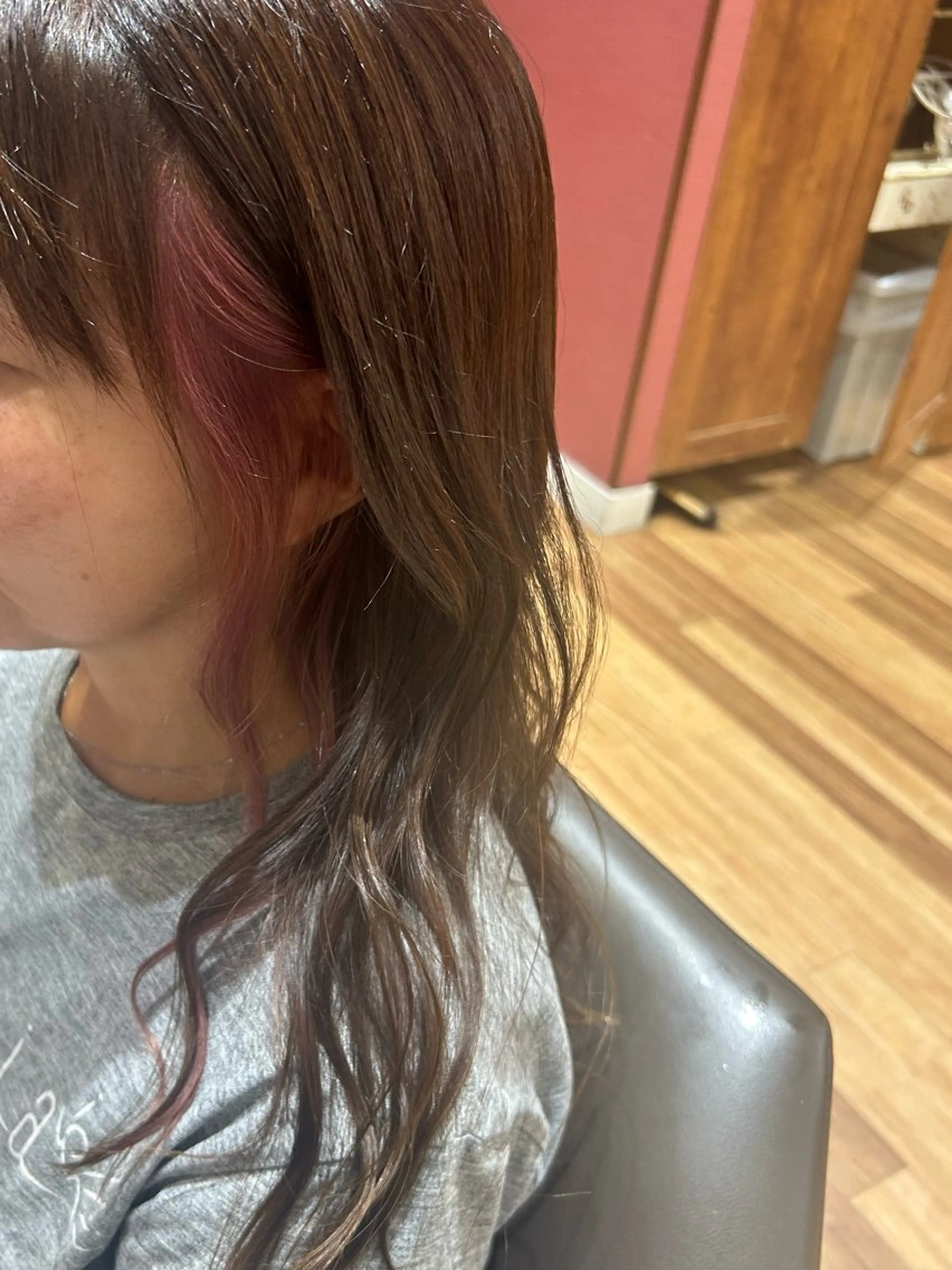 ロング カラー イヤリングカラー ヘアカラー 林 玲美のヘアスタイル