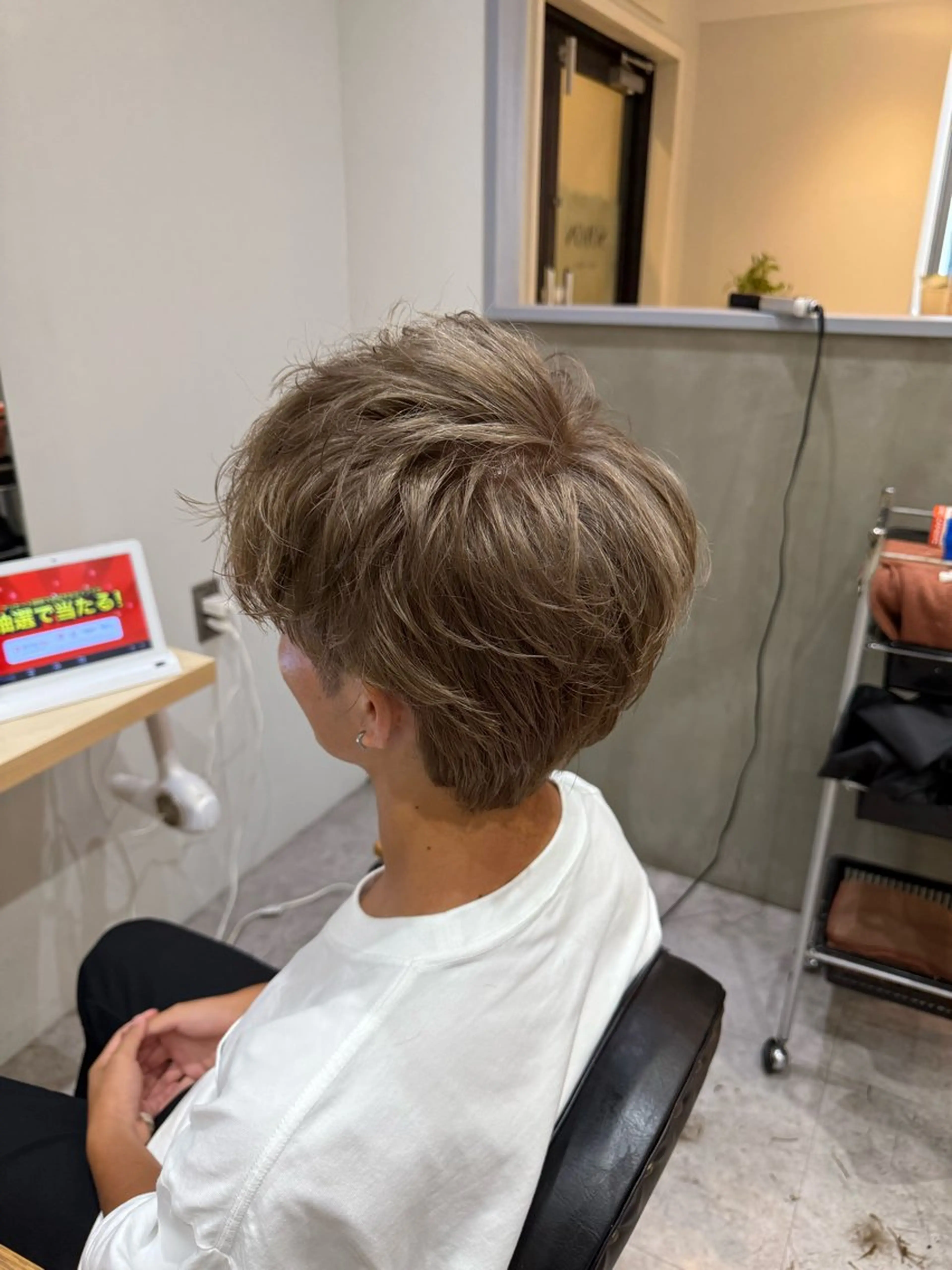 カラー ベージュカラー ブリーチ ミルクティーベージュ ヘアカラー soyon 心斎橋店のヘアスタイル