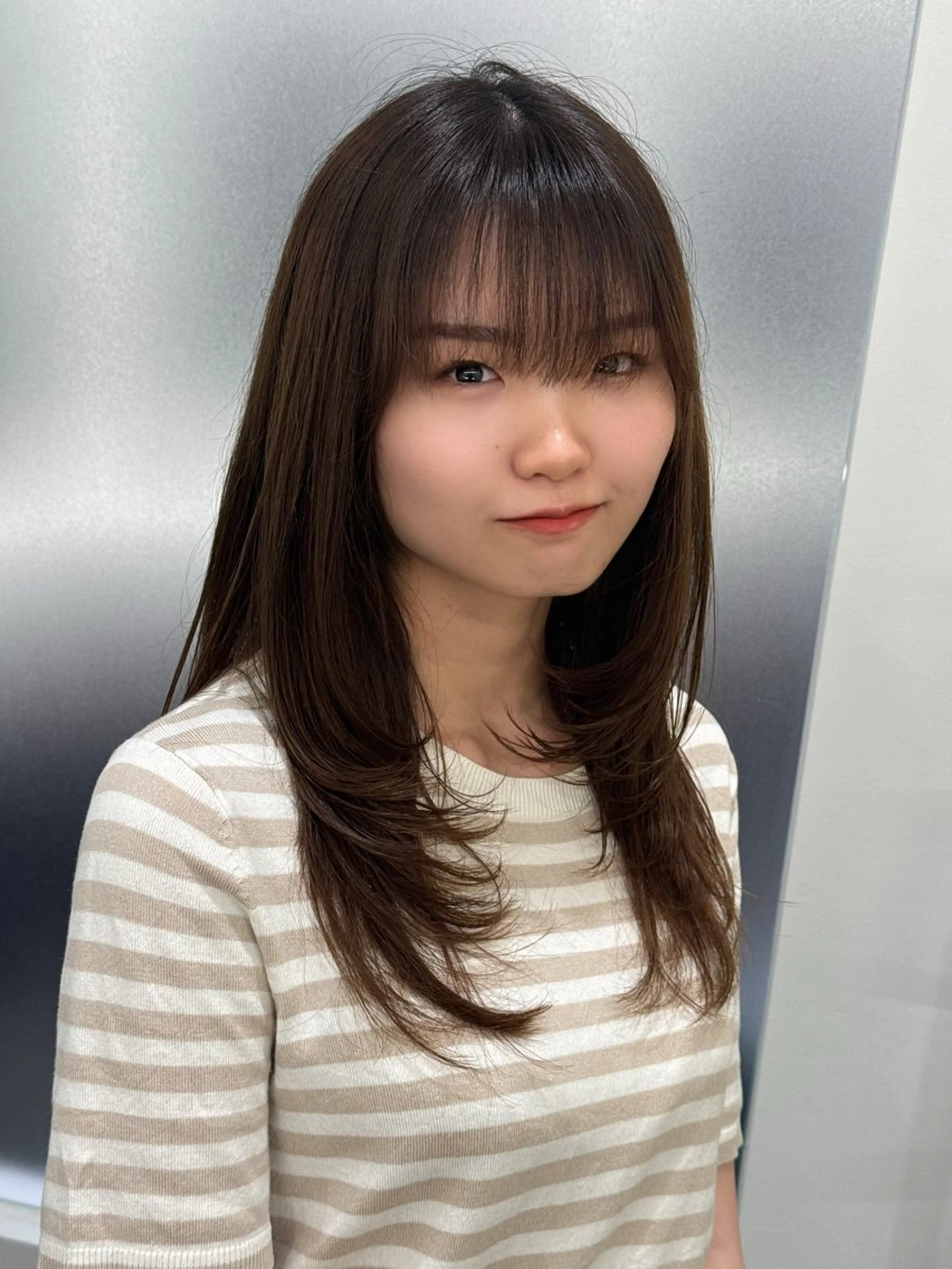 セミロング ARMONY OMOTESANDO所属・本田秀幸 コテ巻き風パーマのヘアスタイル