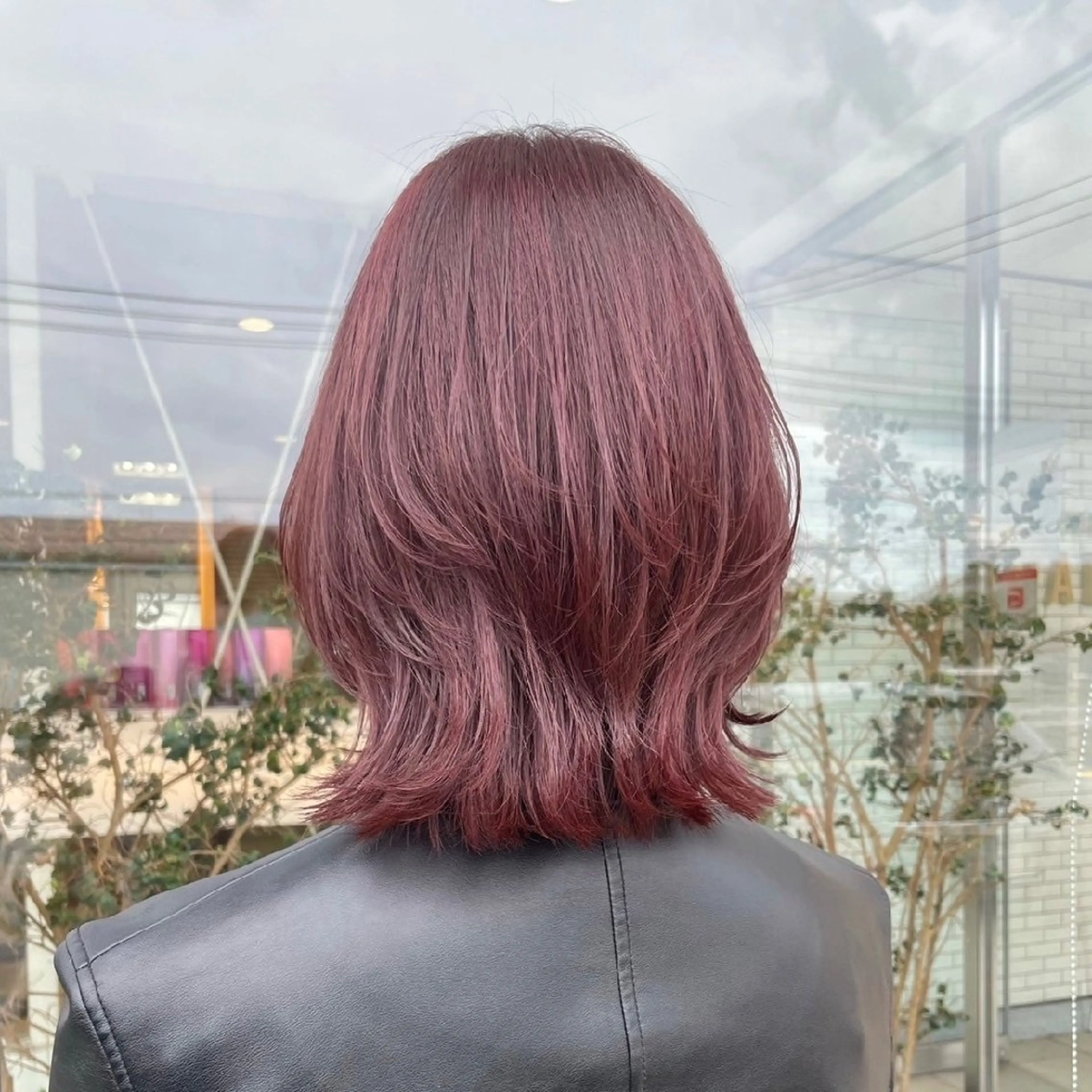 ミディアム カラー ブリーチ ブラウンカラー レッドカラー レッドブラウン 臼井 早智のヘアスタイル