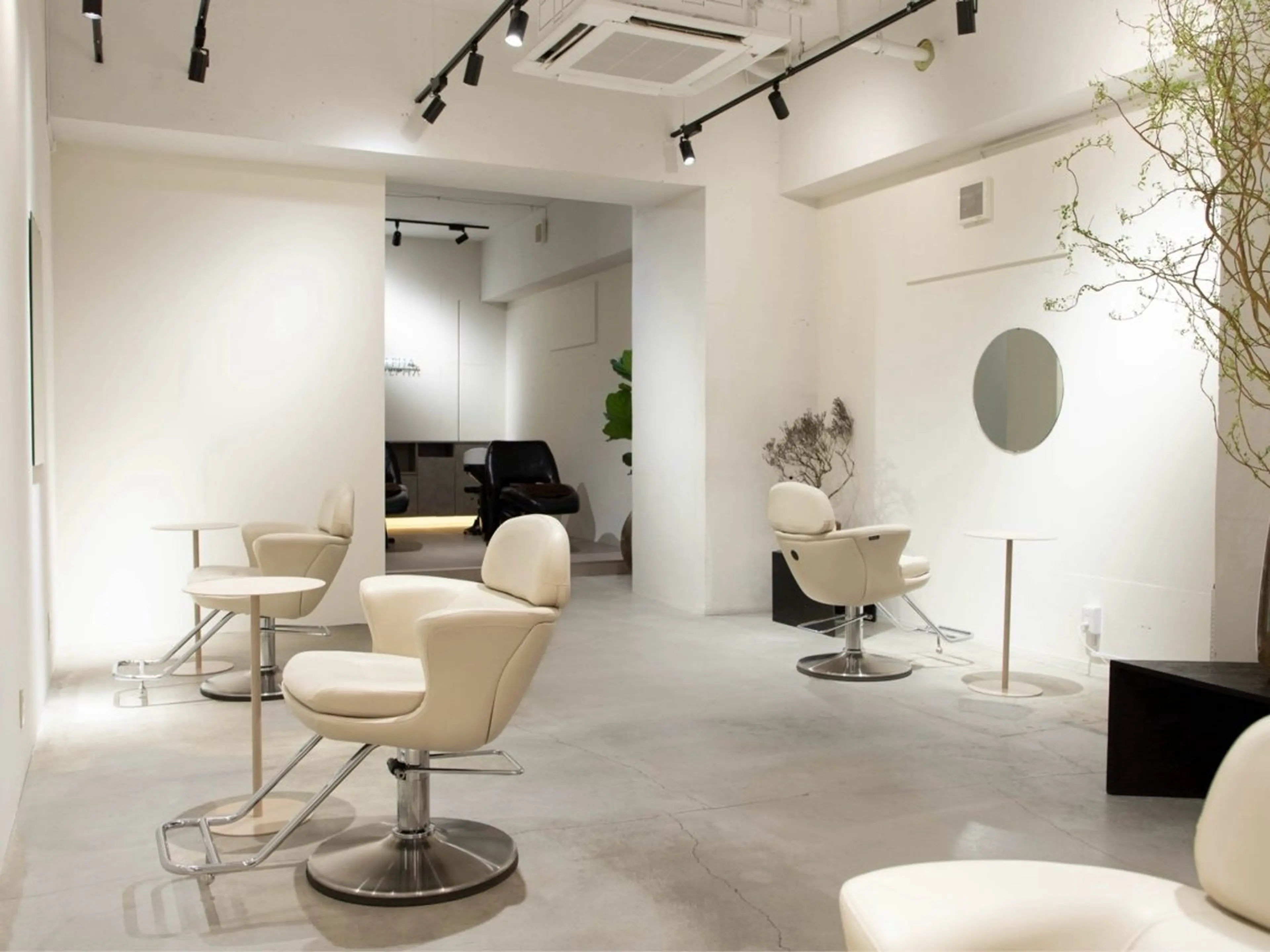 東 友貴のヘアスタイル