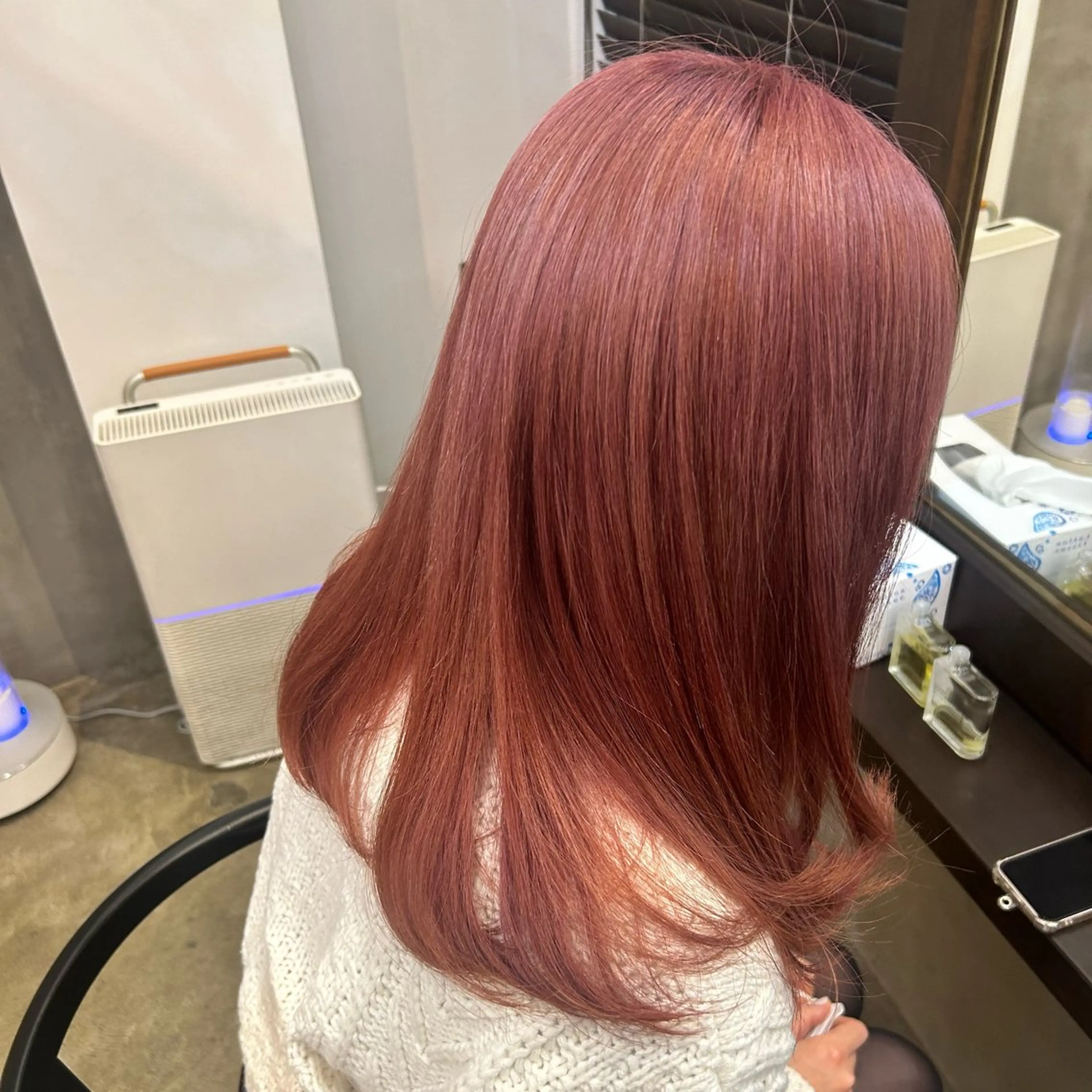 セミロング カラー écouter所属・ジェンダーレスカット ハイトーン/カイセイのヘアスタイル