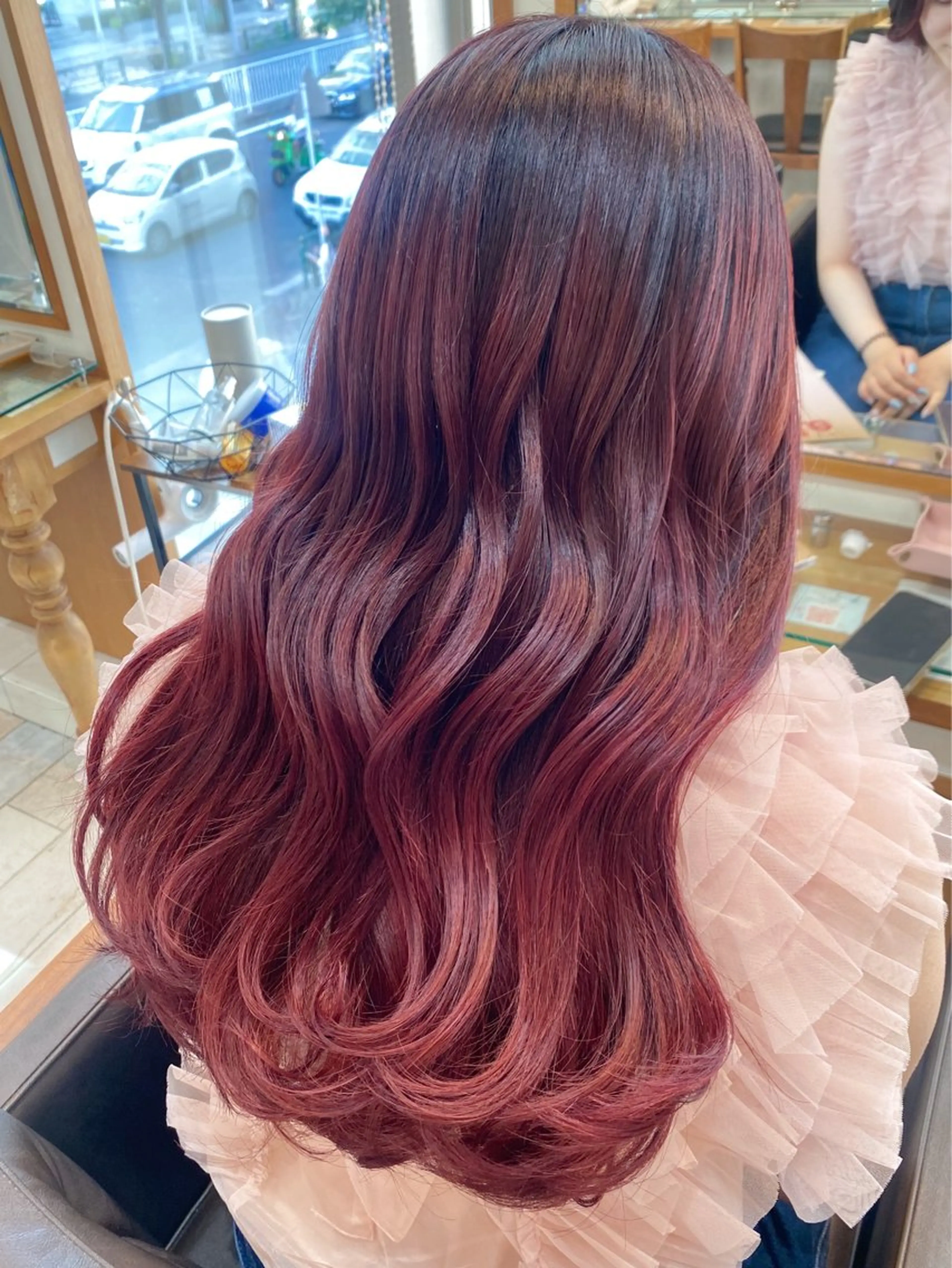 ロング カラー グラデーションカラー レッドカラー 🧸にしかた ちひろ🧸 / 渋谷のヘアスタイル