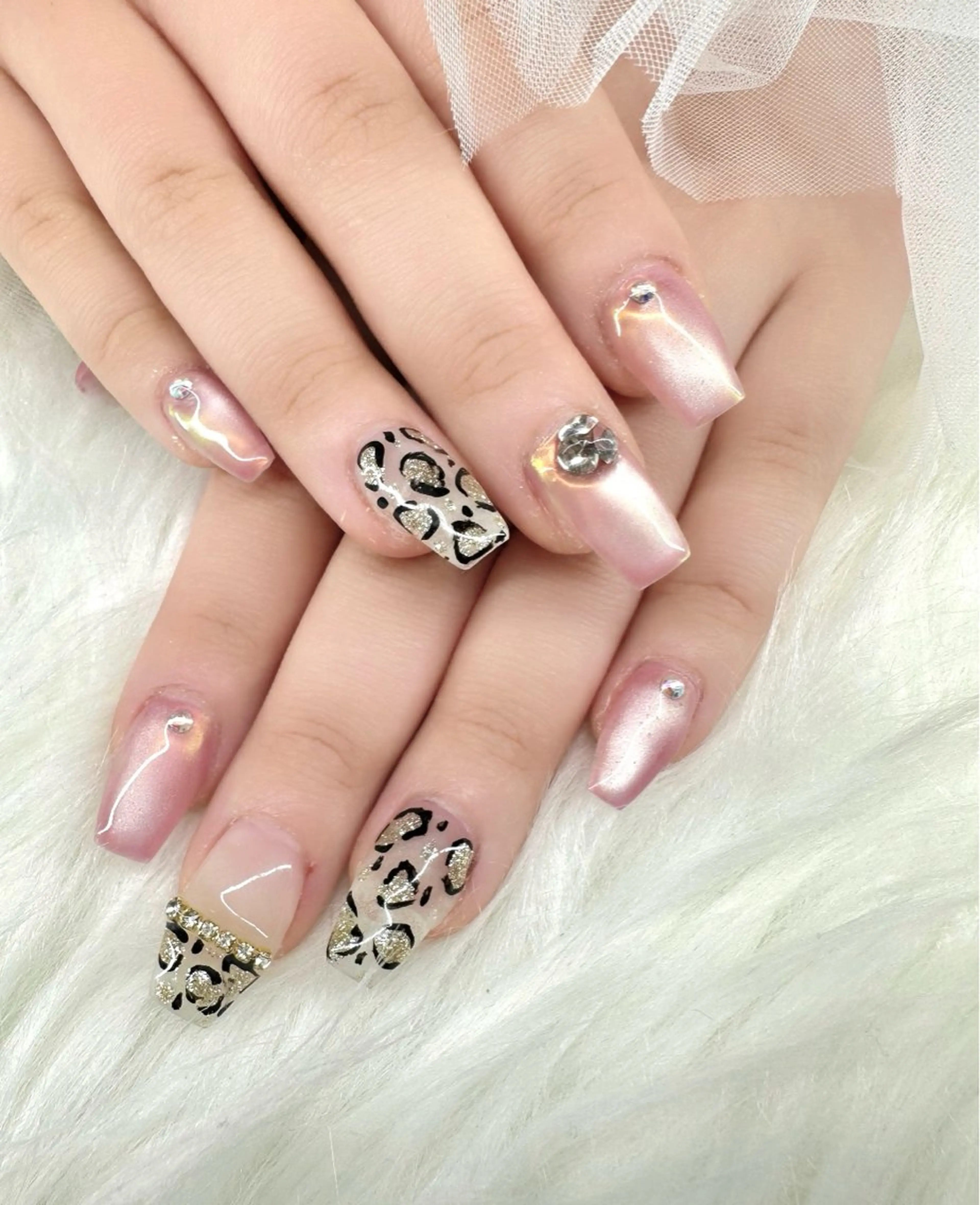 セミロング ハンドネイル nail untitled🎀のネイルデザイン