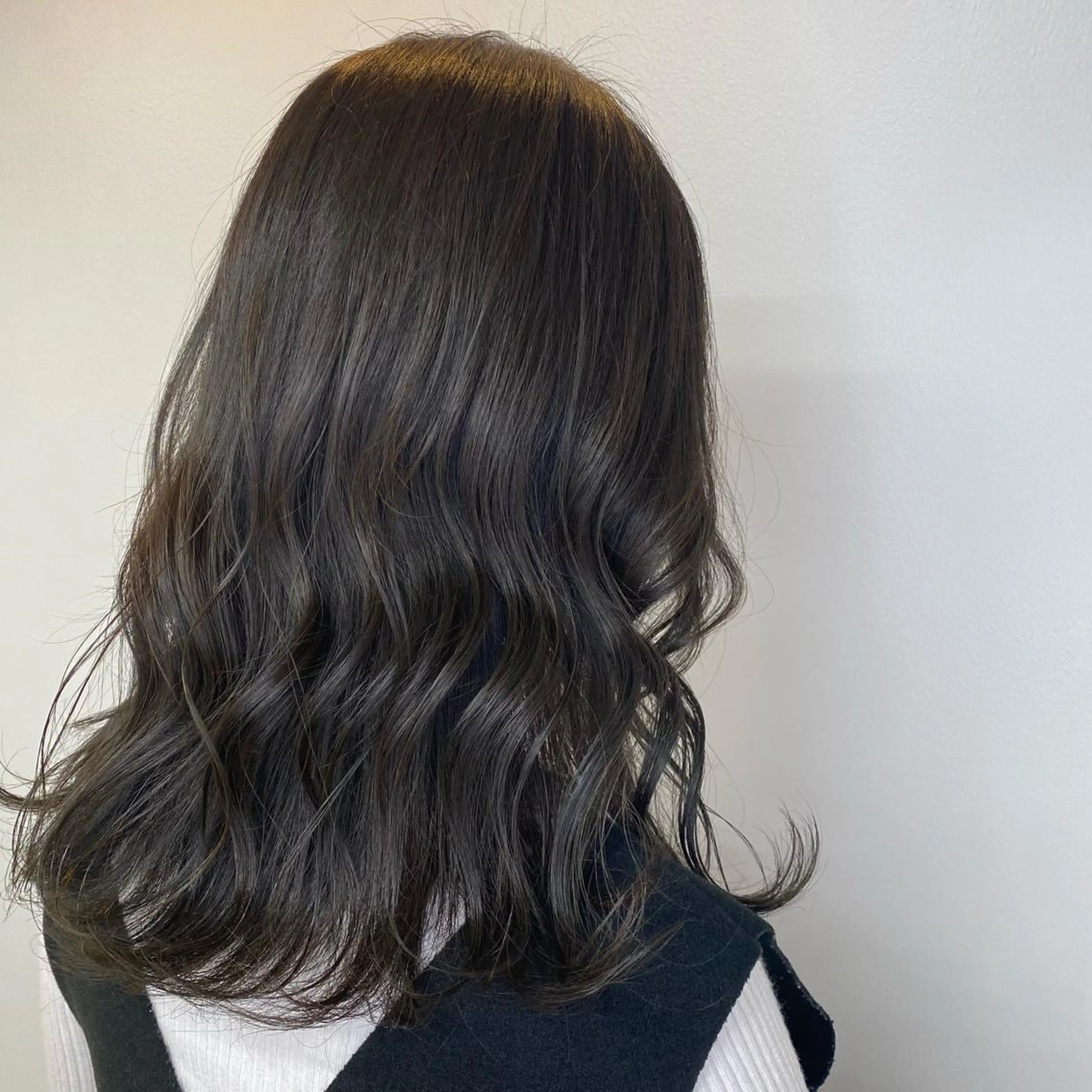 セミロング カラー グレージュ オリーブグレージュ オリーブグレー HARUKA🍒 tocca天王寺のヘアスタイル