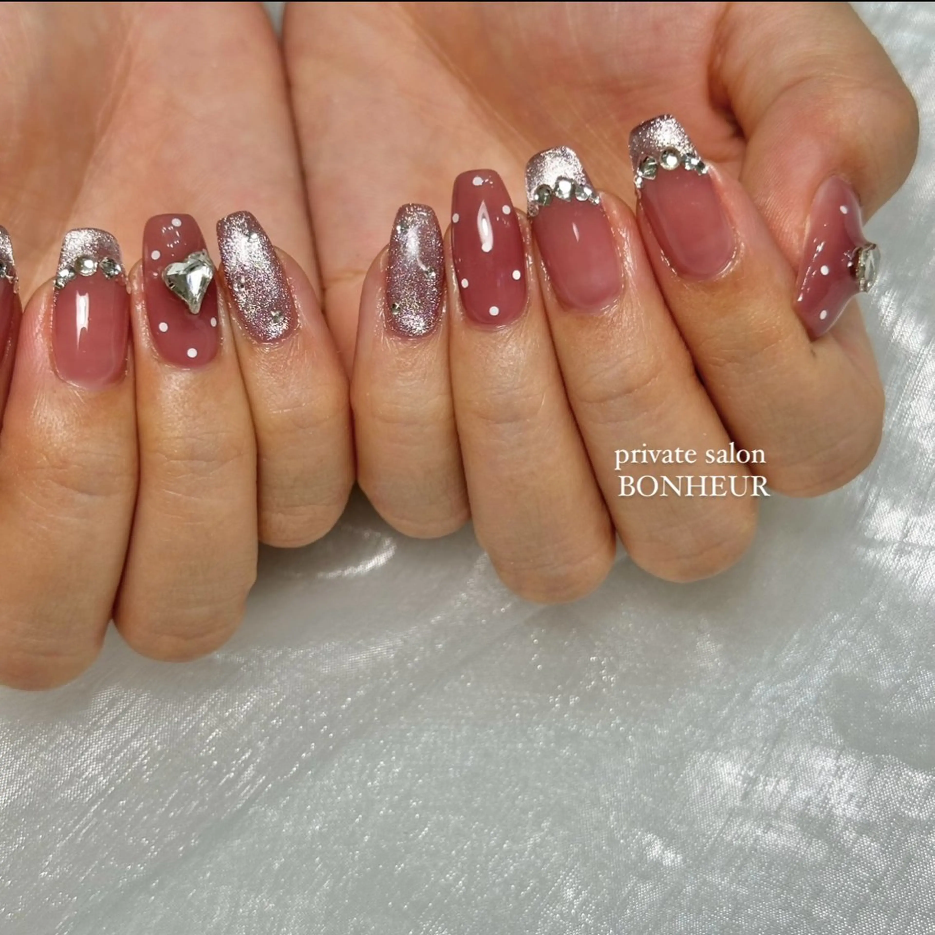 ネイル BONHEUR Annaのネイルデザイン