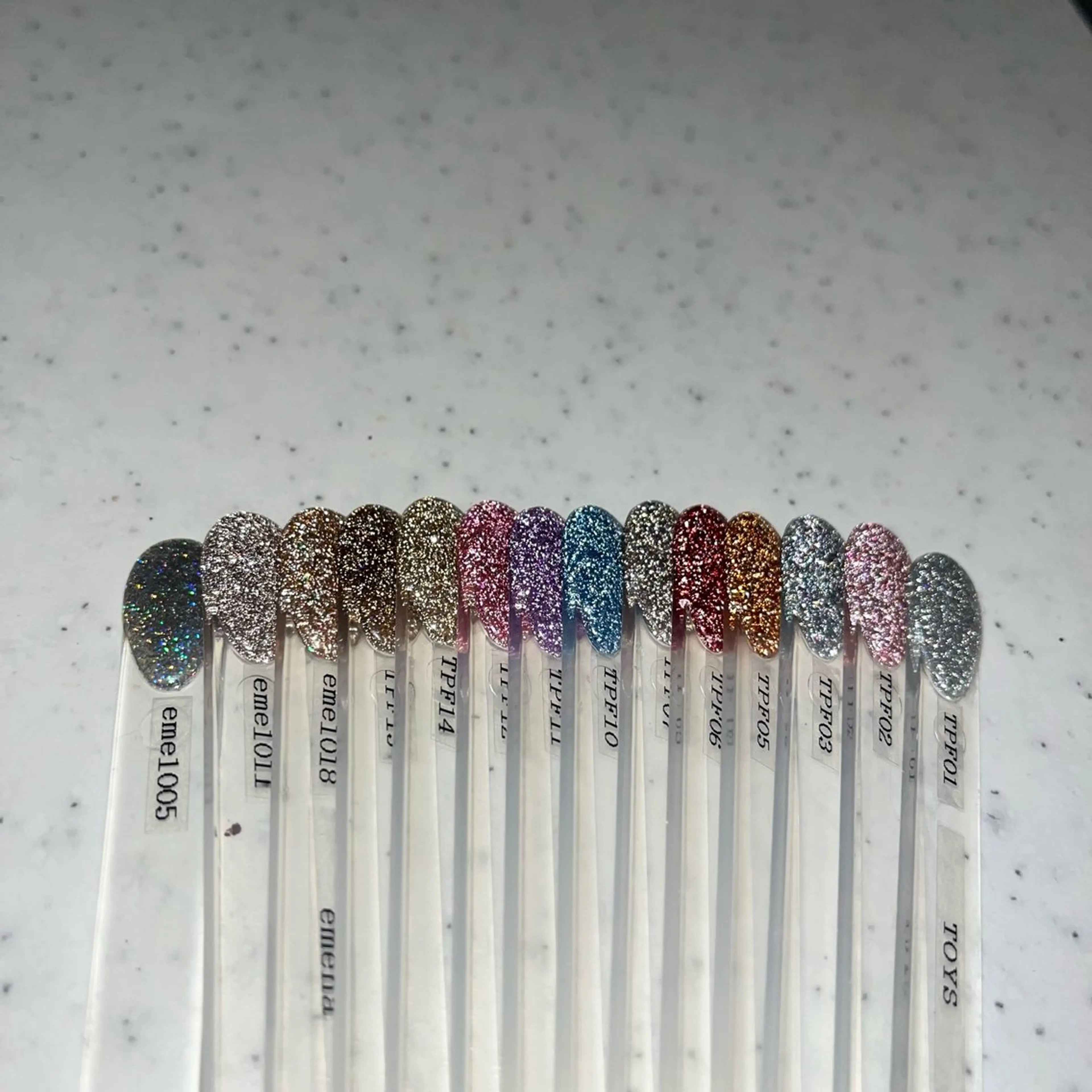 ネイル フラッシュネイル キラキラネイル ワンカラーネイル ハンドネイル eight nail 春菜のネイルデザイン