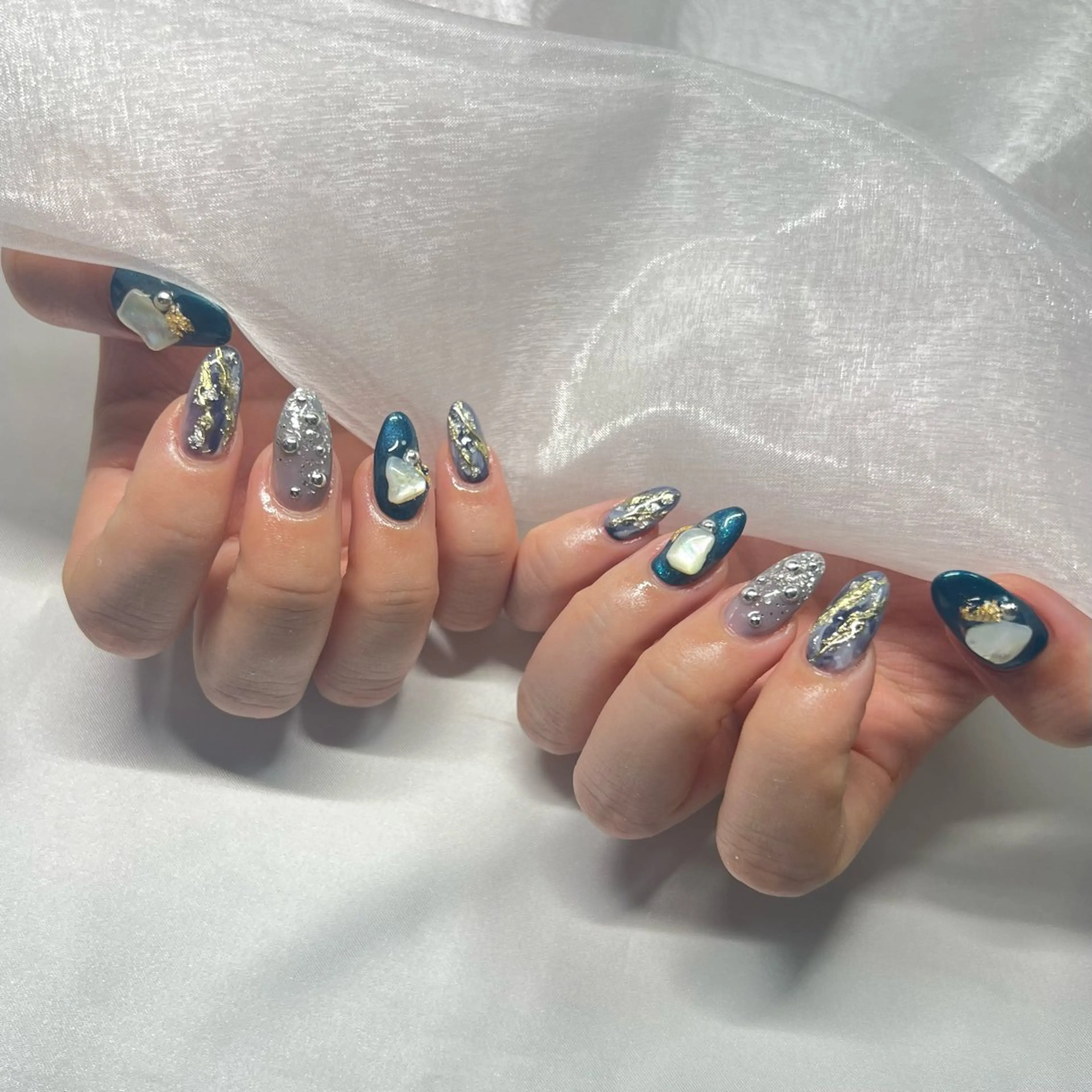 ネイル ジェルネイル 韓国ネイル ラメ(グリッター) マグネットネイル ミラーネイル ハンドネイル -nail salon-Reward所属・nail salon Rewardのネイルデザイン