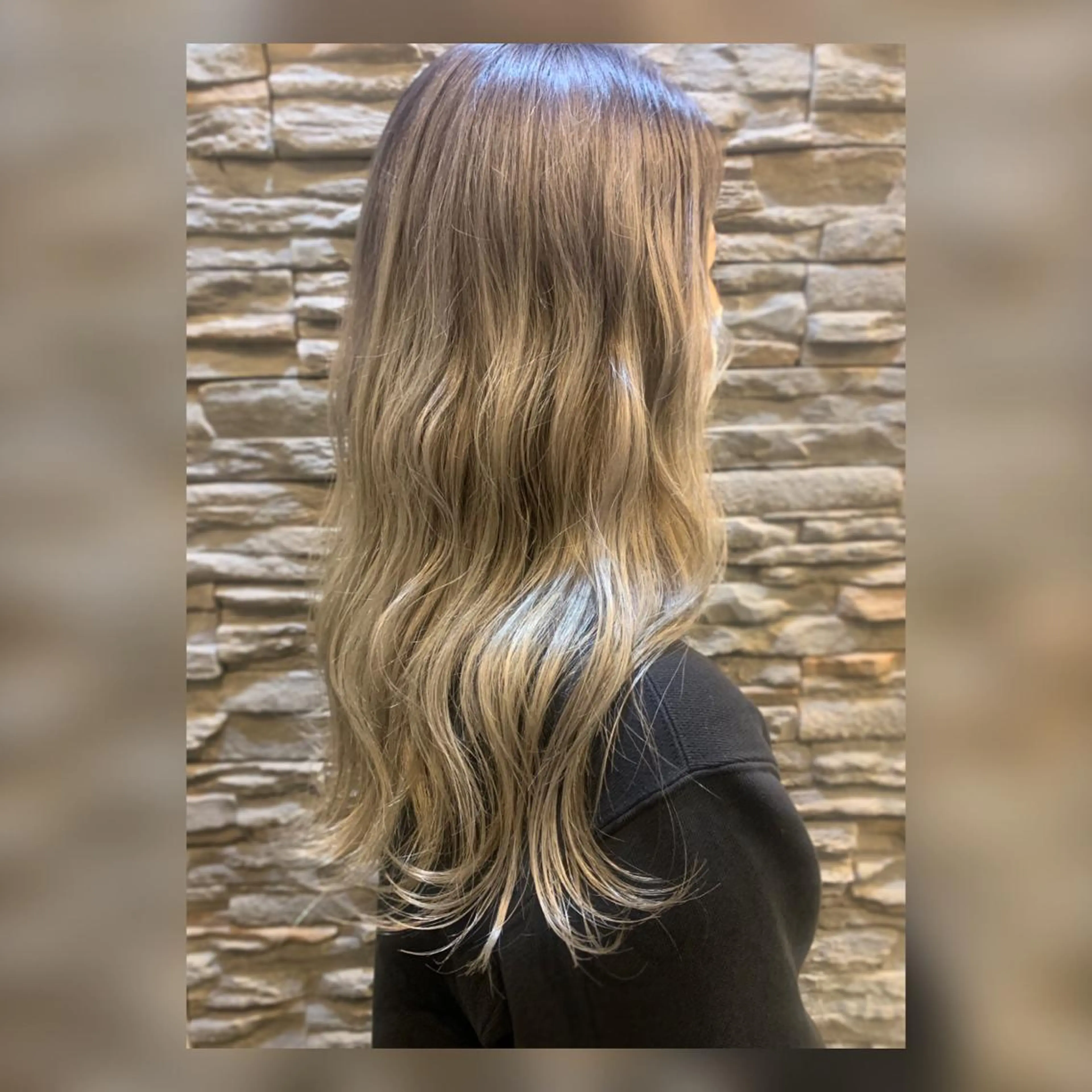 セミロング カラー ブリーチ ダブルカラー 髪質改善美容室Qin hair所属・【女性限定】 👑hanaのヘアスタイル