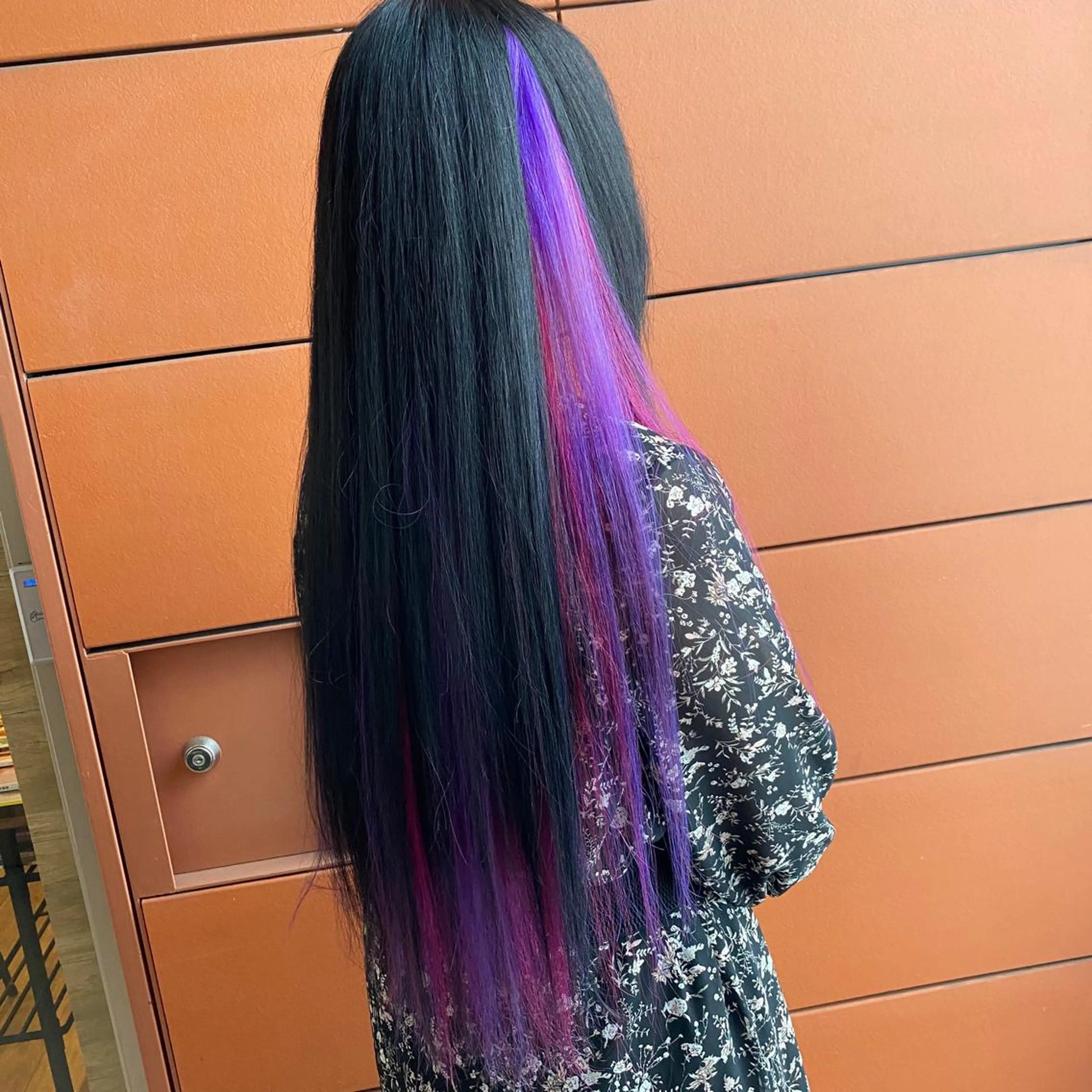 ロング カラー インナーカラー ピンクカラー パープルカラー カット ヘアカラー トリートメント Minori【ミノリ】所属・井手 孔介のヘアスタイル