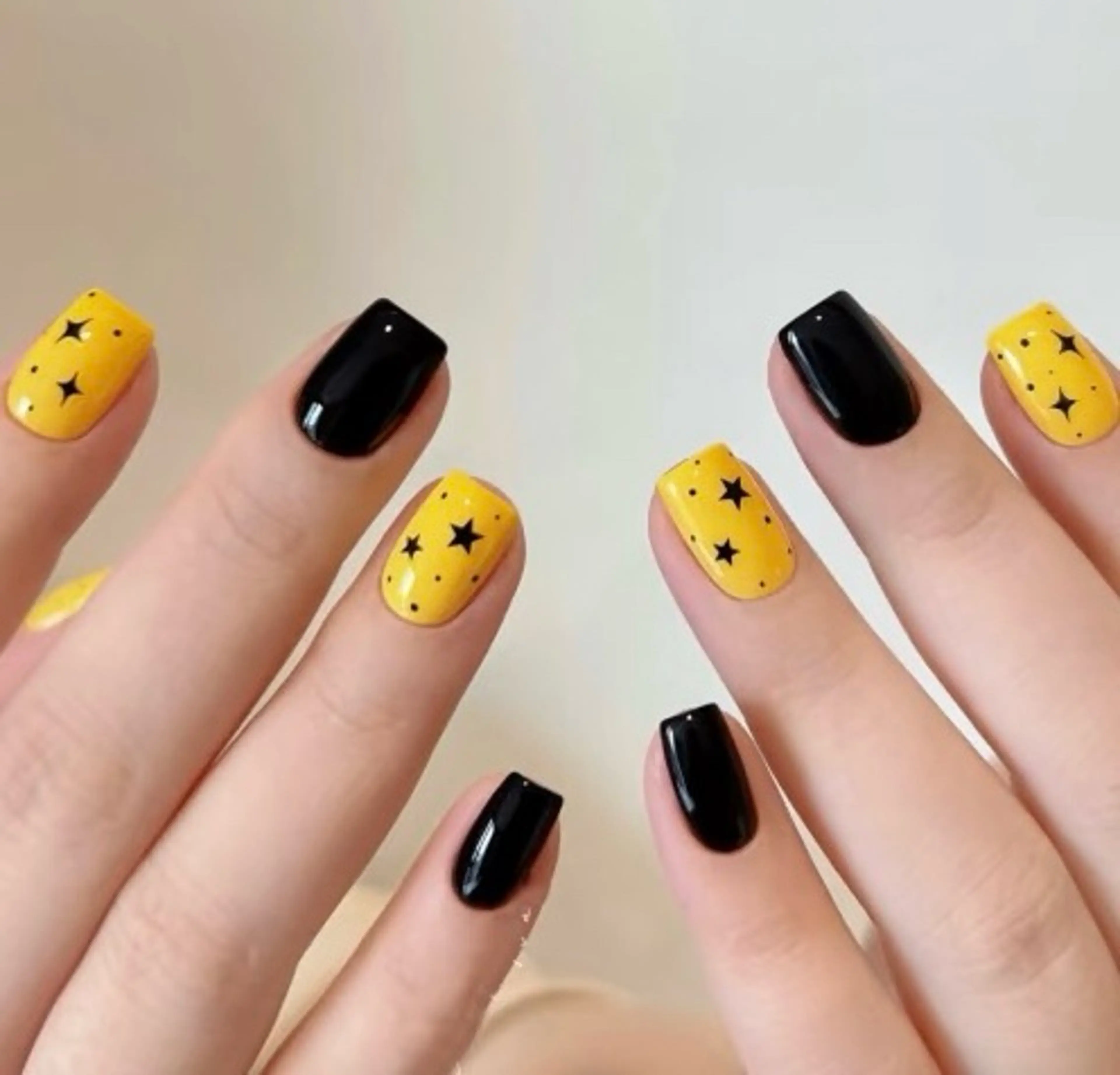 ネイル 高木 維麗絲のネイルデザイン