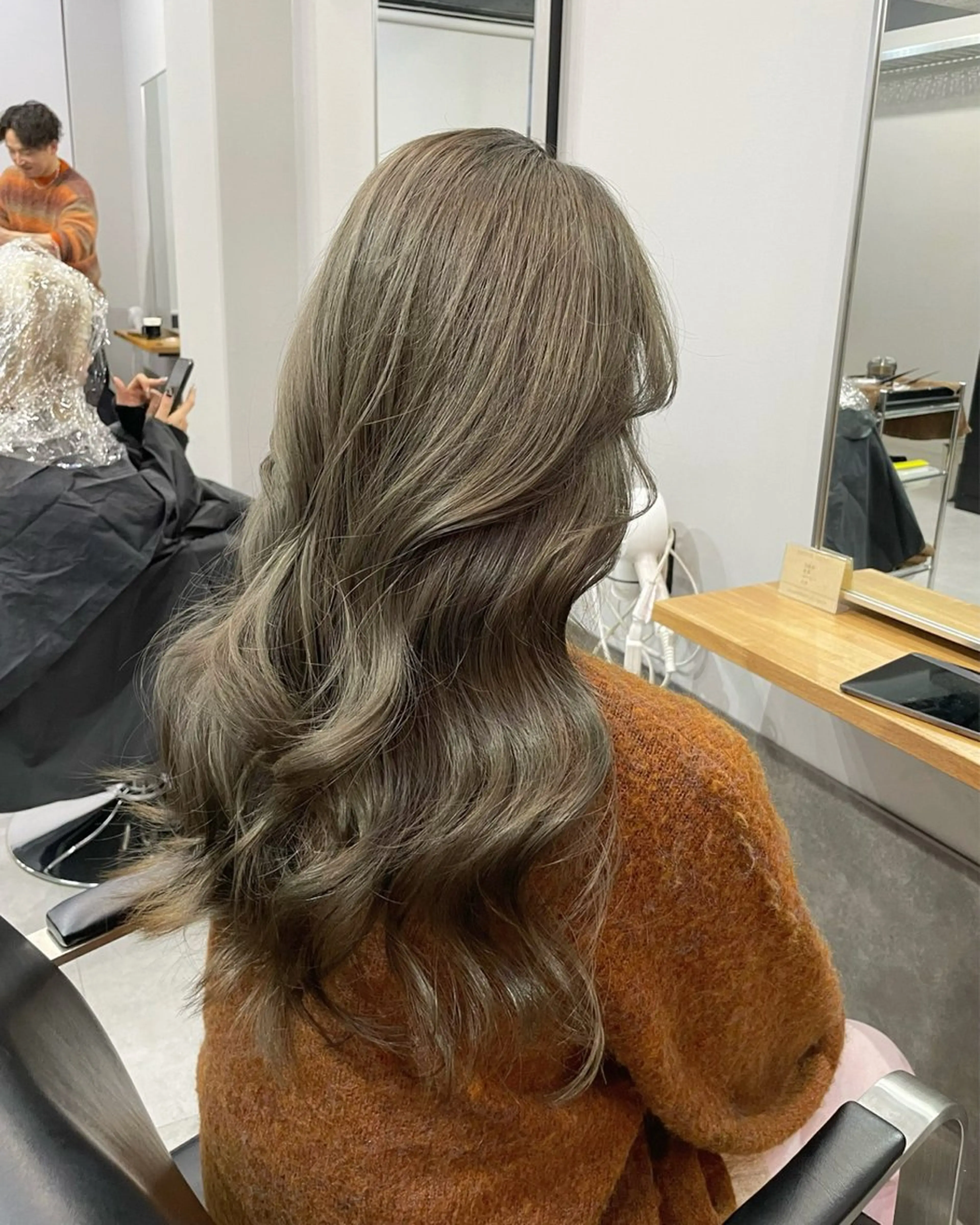 ロング カラー ヘアカラー ミルクティーベージュ ❤︎レイヤー　MIAのヘアスタイル