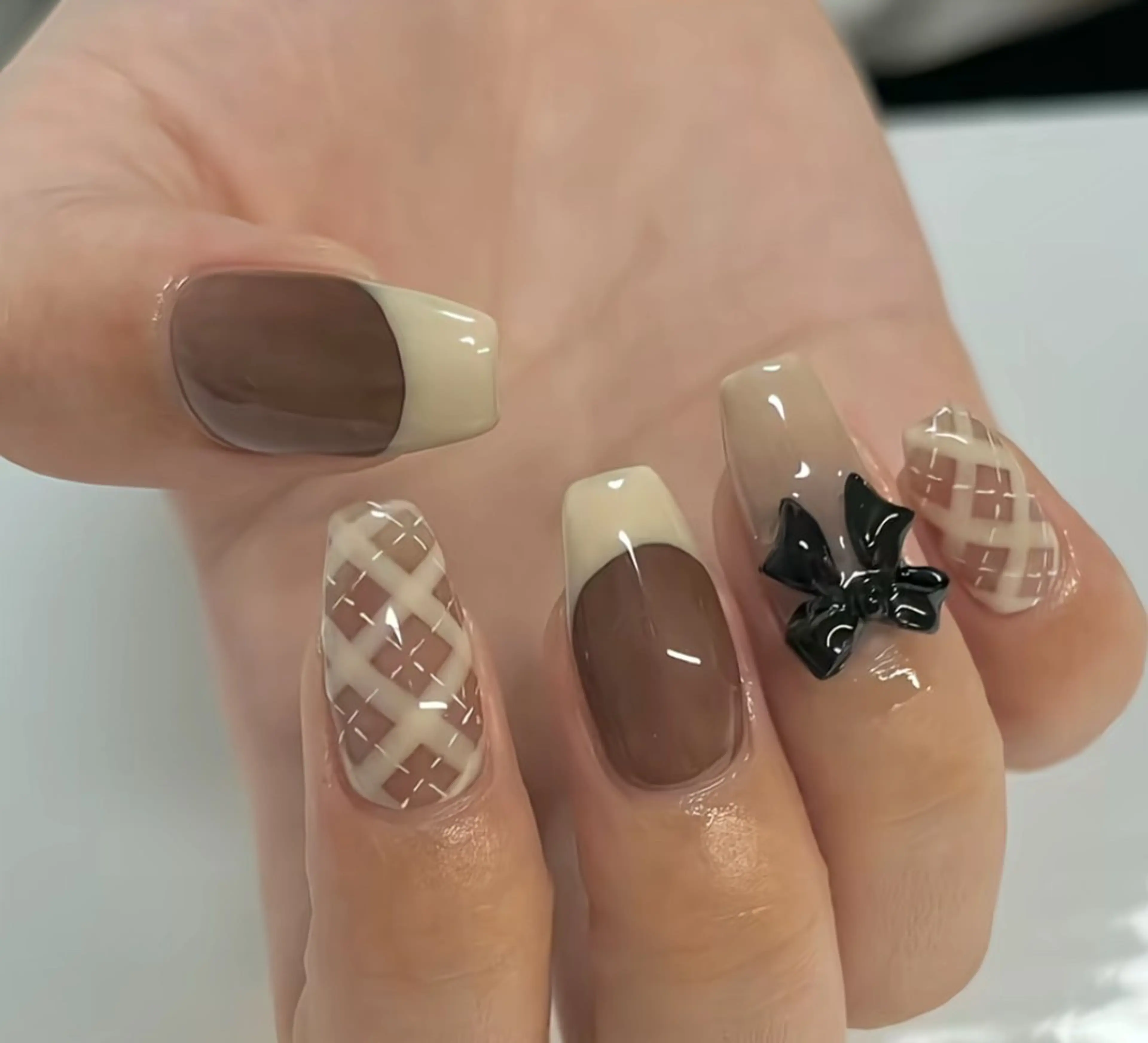 ネイル アートネイル 長さ出し ジェルネイル マグネットネイル ニュアンスネイル Kanao_ CloudyChanのネイルデザイン