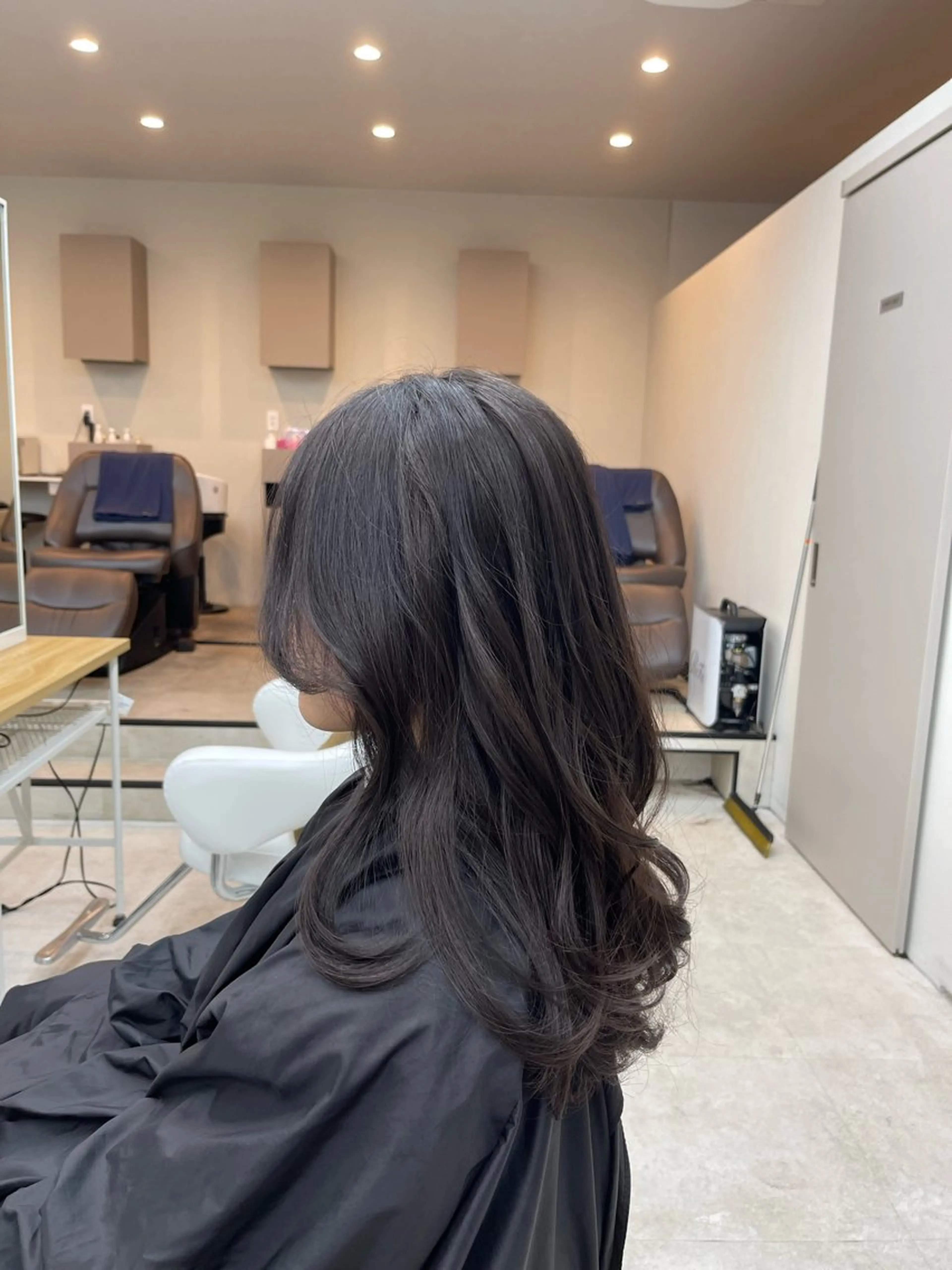 セミロング 透明感カラー🎨 磯部拓磨のヘアスタイル