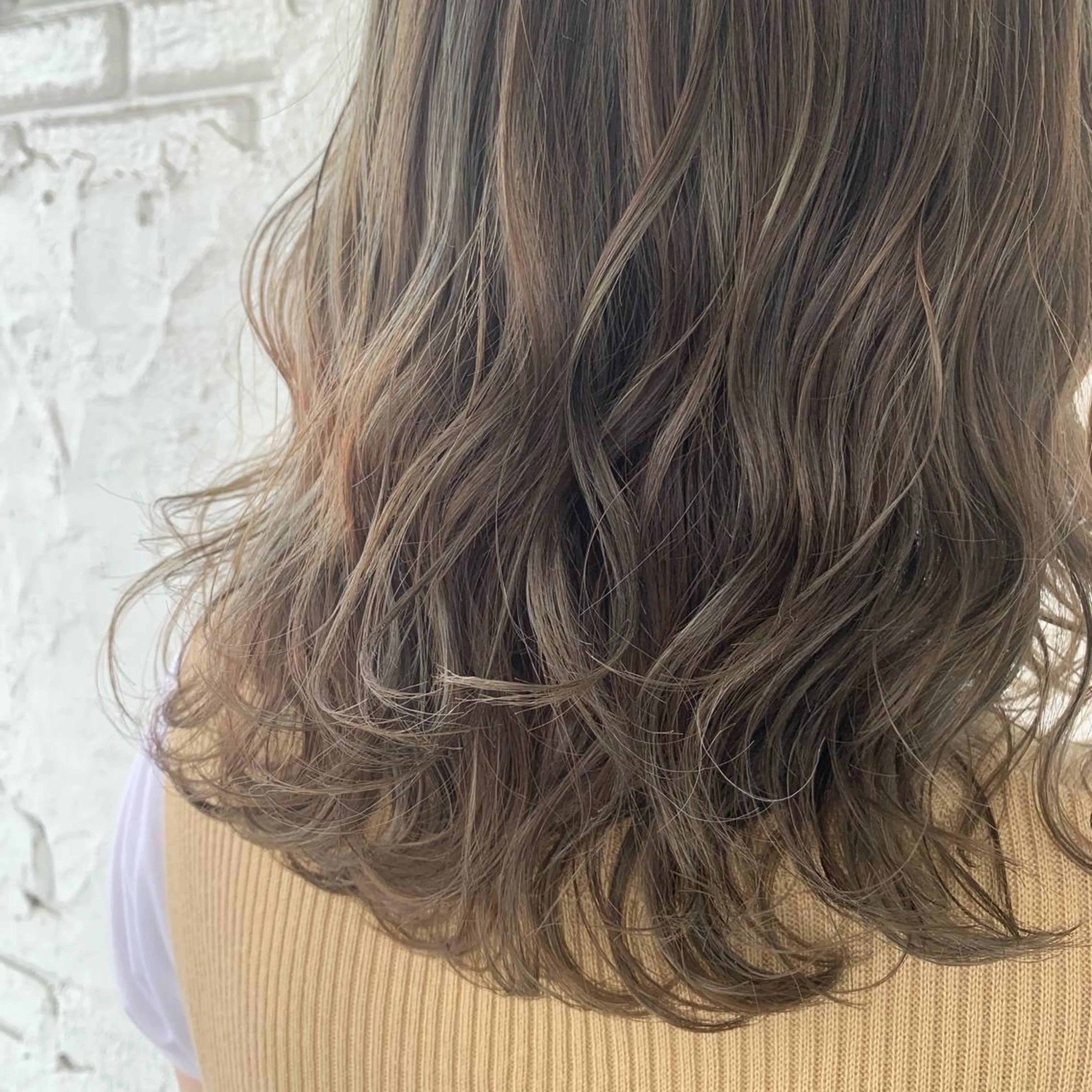 セミロング カラー ハイライトカラー ハイライト 【髪質改善】 夏目結以のヘアスタイル