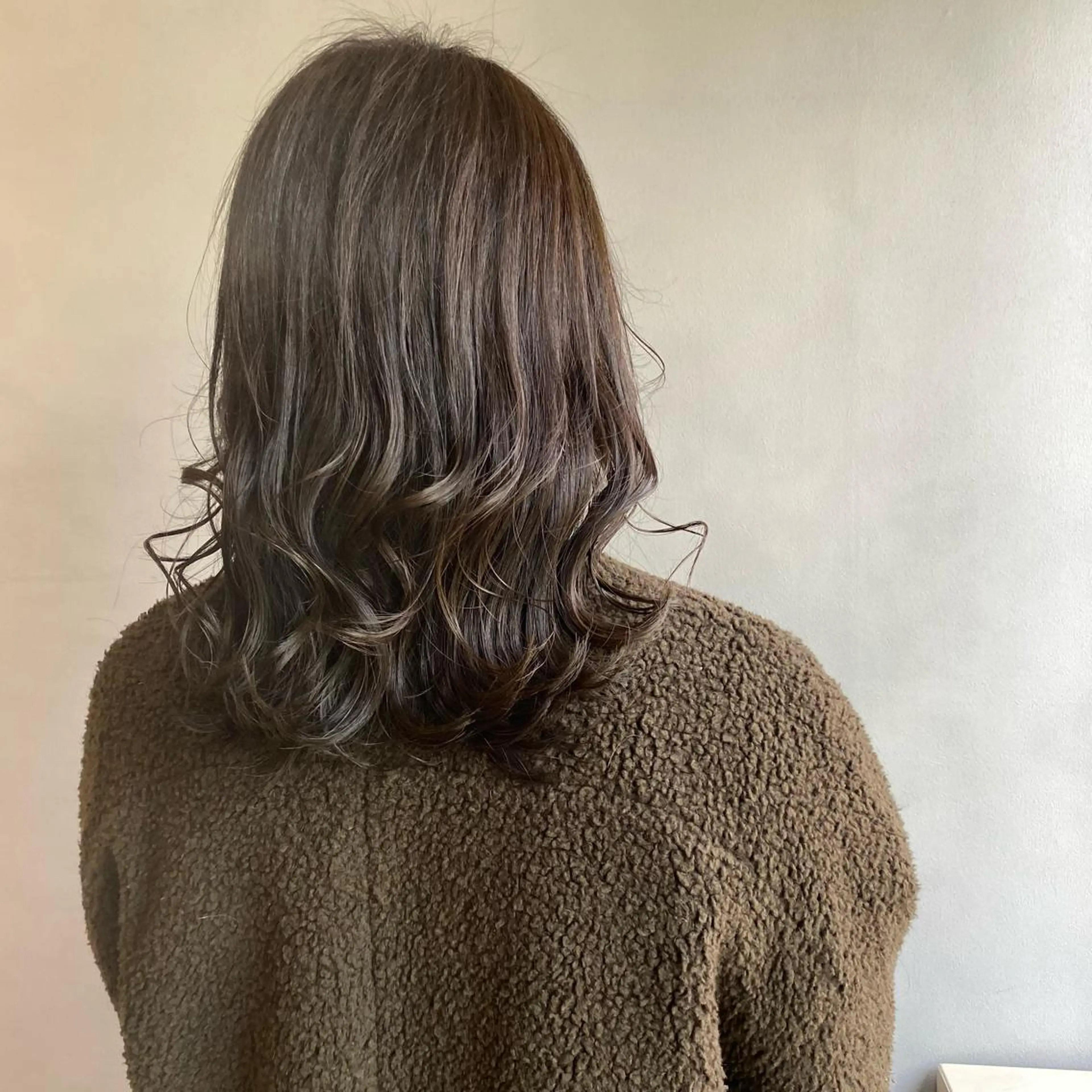 ミディアム カット ヘアカラー 🪐SOURCE 塚口 シマブクロ🪐のヘアスタイル