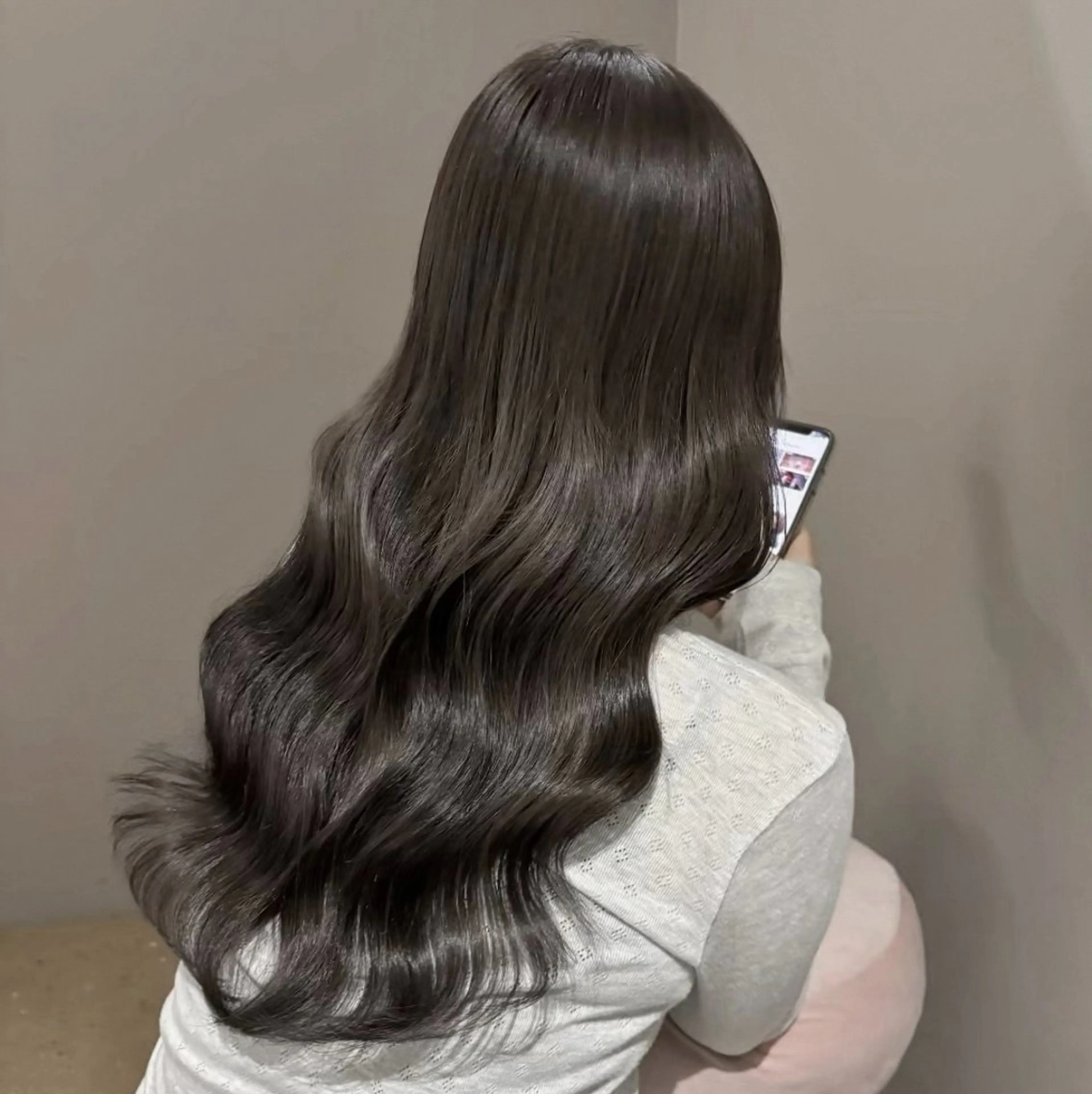 ロング カラー カット ヘアカラー トリートメント akiho/透明感 カラー/グレージュのヘアスタイル