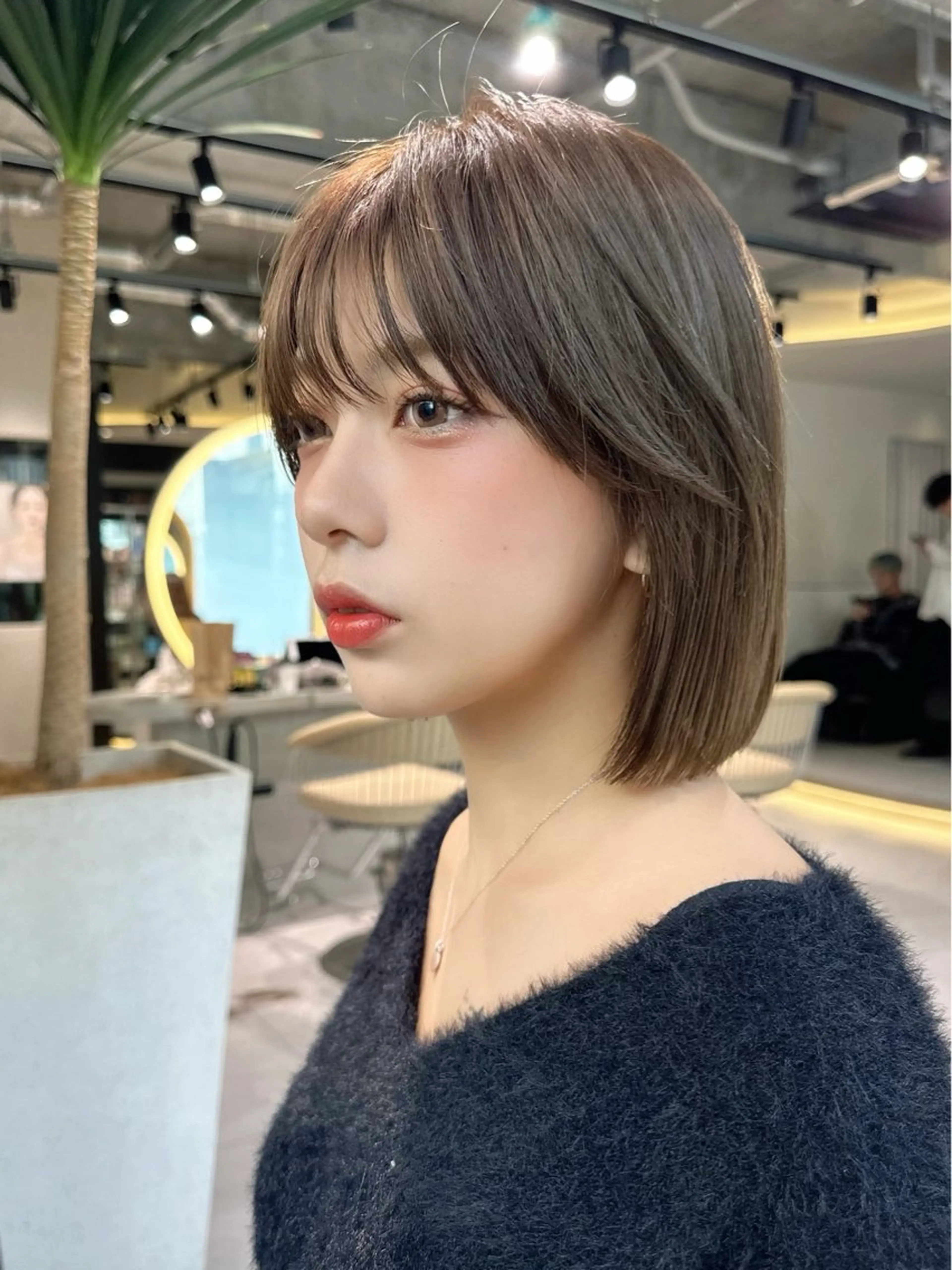 ミディアム カラー カット ヘアカラー トリートメント かえ🩶韓国ボブ🎀 透明感カラー🥣のヘアスタイル