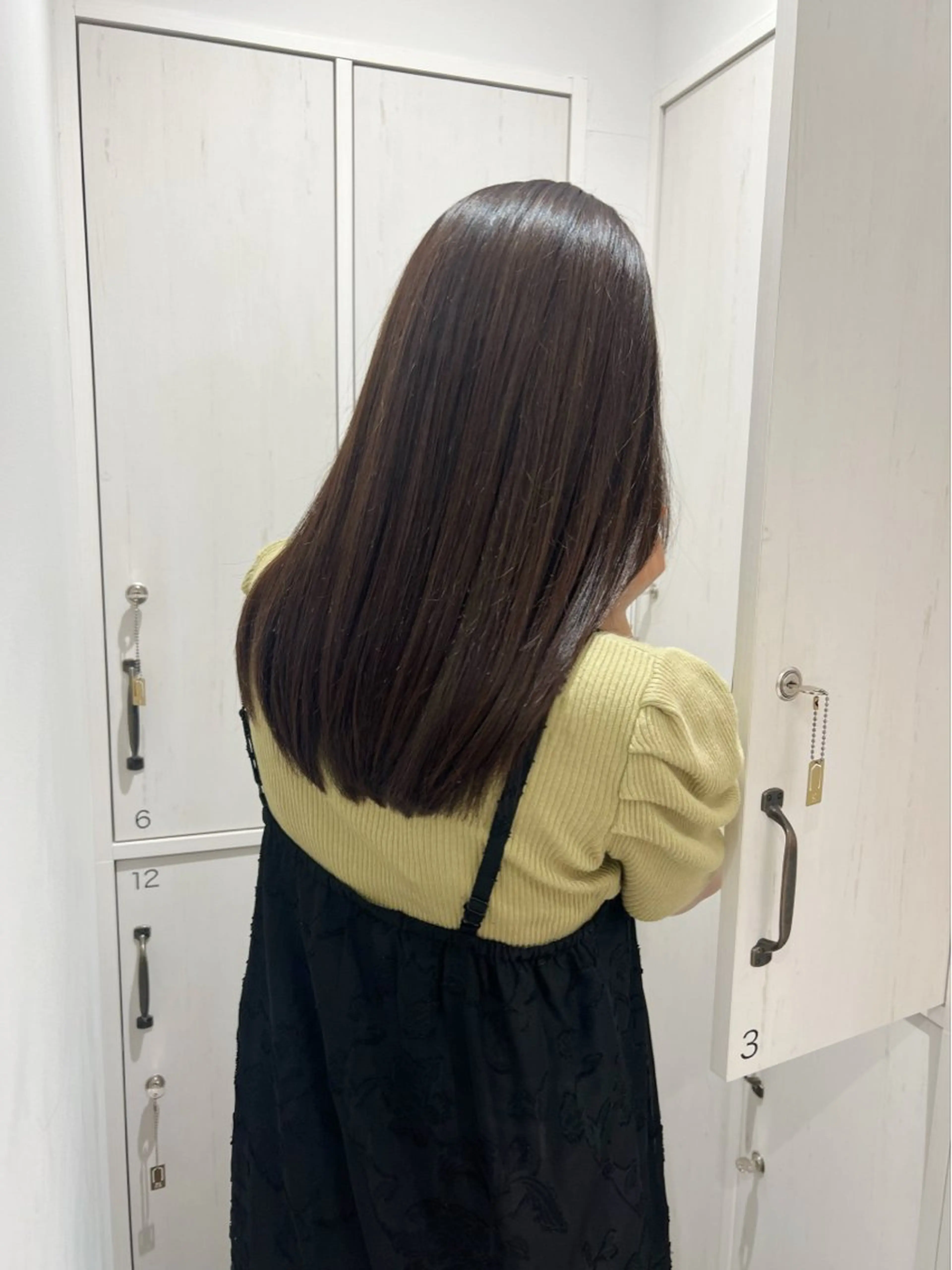 ロング カラー ベージュカラー 透明感カラー オリーブベージュ オリーブカラー ヘアカラー 艶カラー/透明感 /ヒグチアオイのヘアスタイル