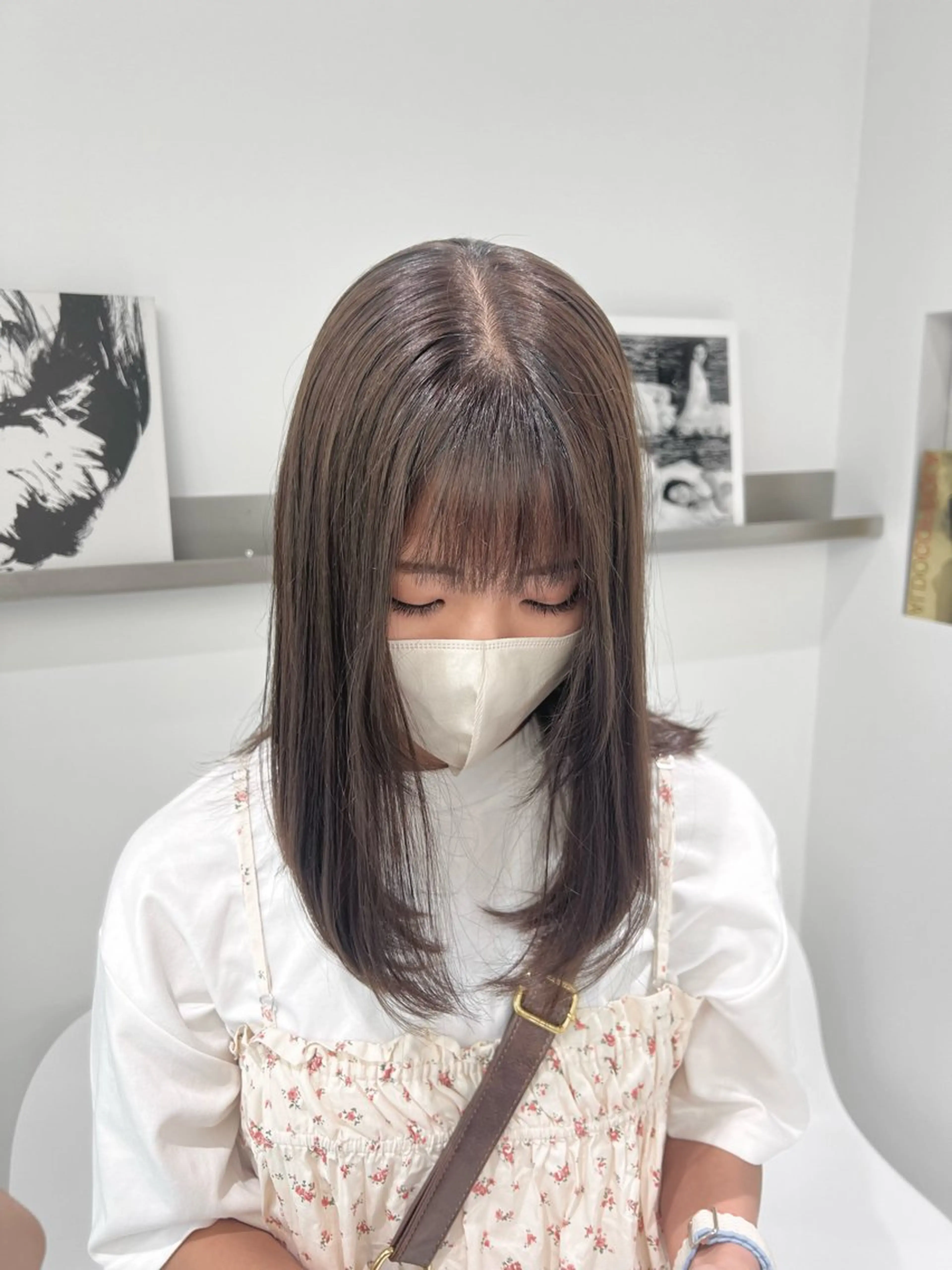 カラー ブラウンカラー ヘアカラー トリートメント Lisa／艶カラー ／レイヤーカット特化のヘアスタイル