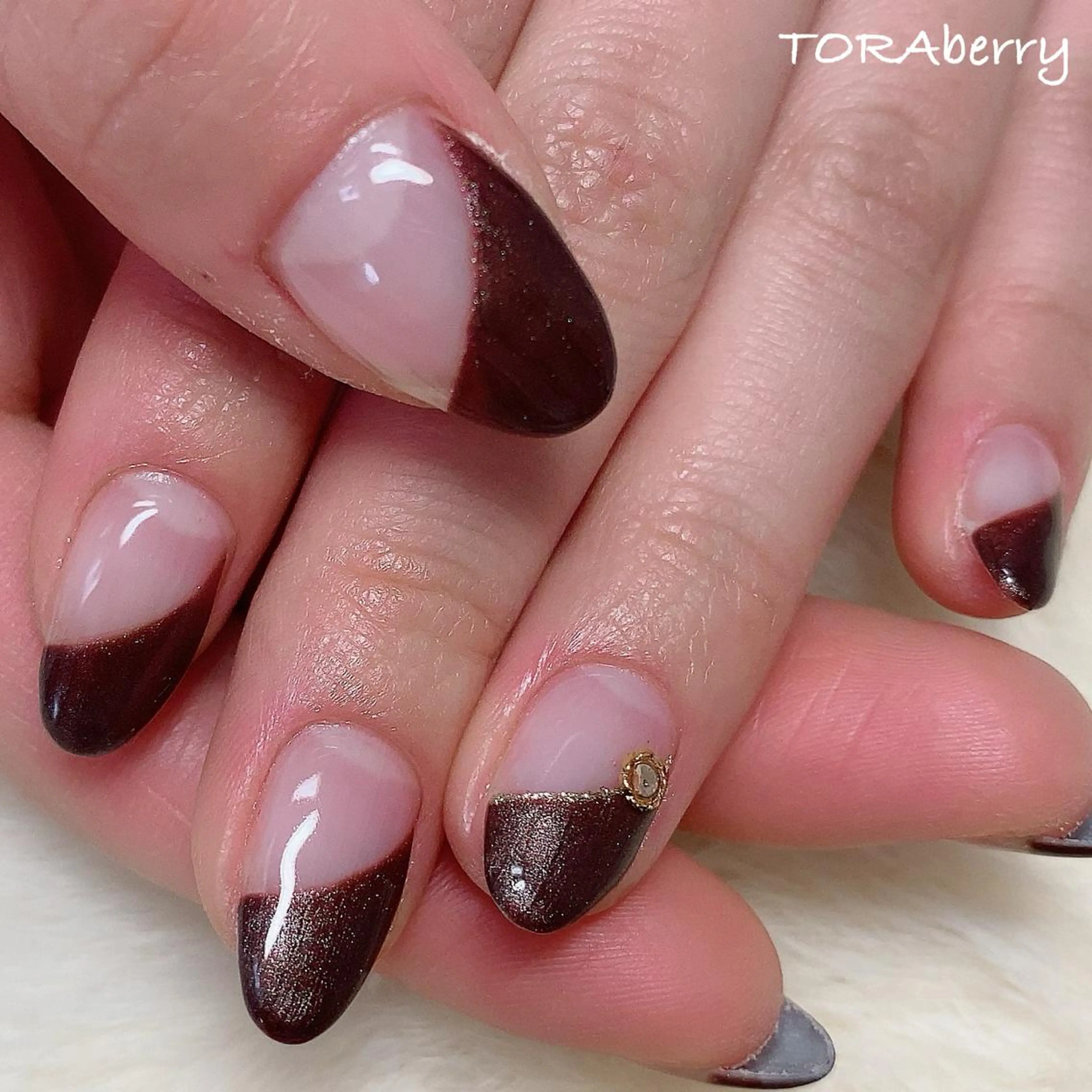 ネイル フレンチネイル 斜めフレンチ ハンドネイル ネイリスト なつみのネイルデザイン