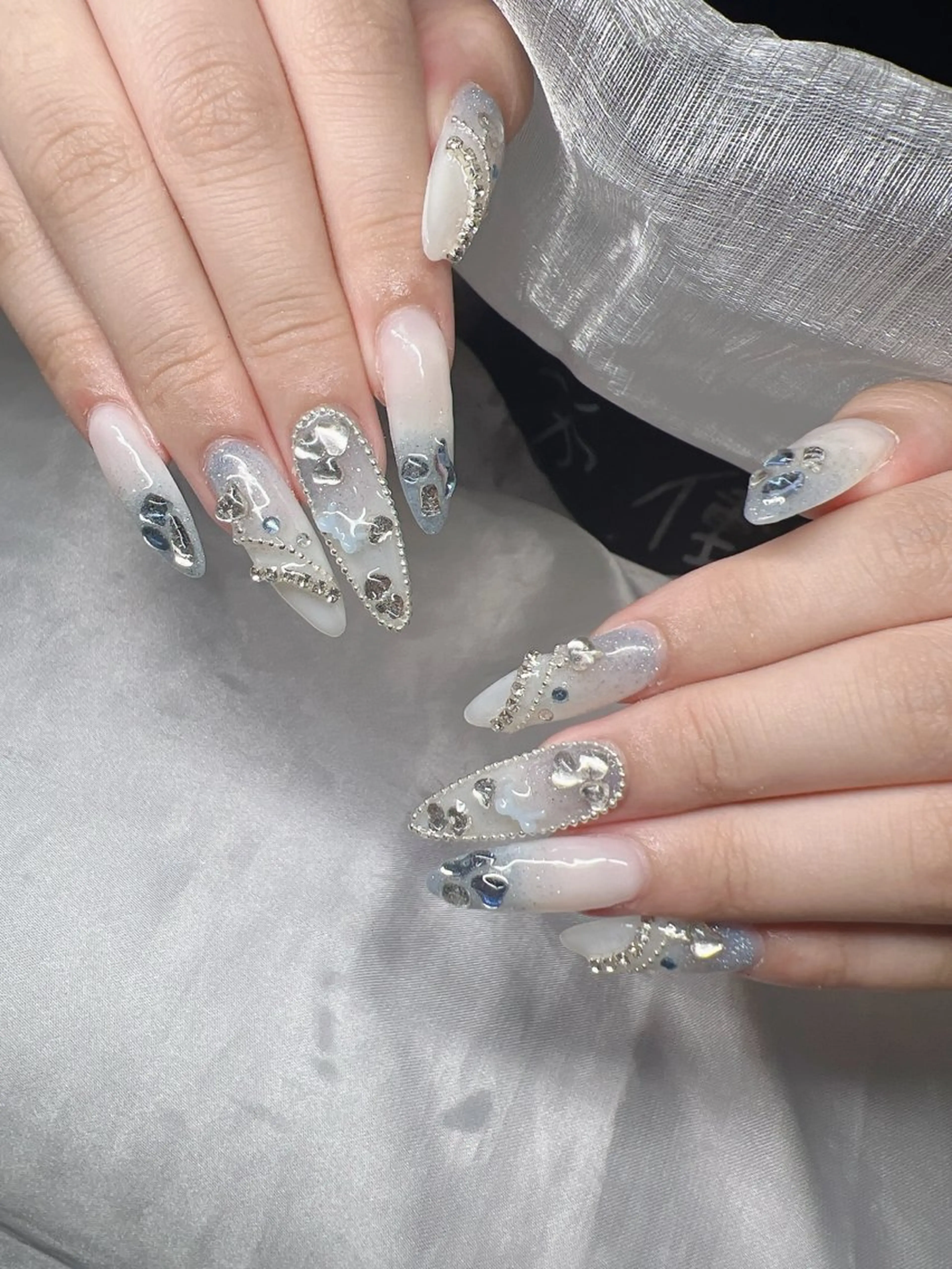 ネイル 長さ出し グラデーション 卒業式 キラキラネイル マグネットネイル ハンドネイル Lee Nailsのネイルデザイン
