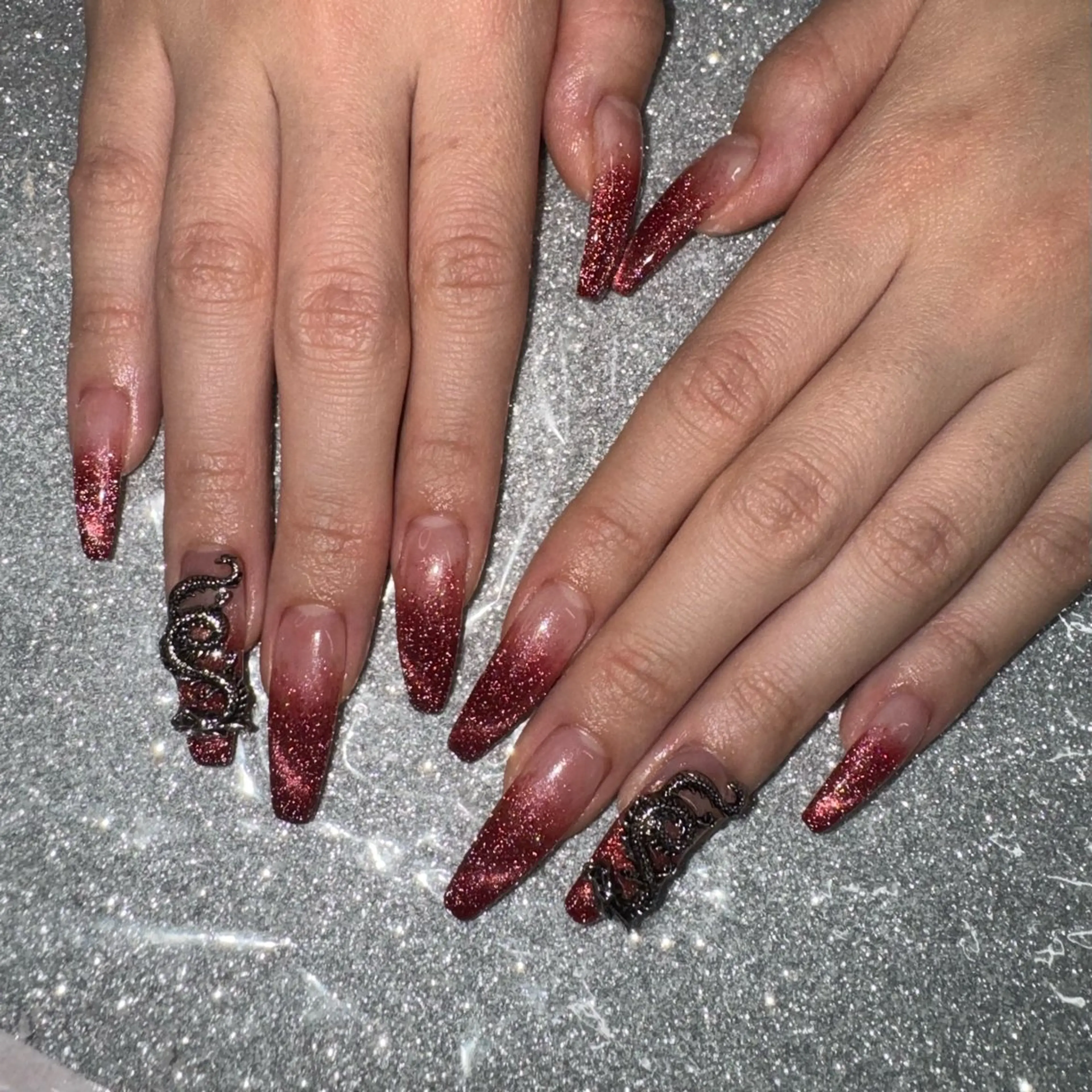 ネイル VIERU RIRIKA🌻のネイルデザイン