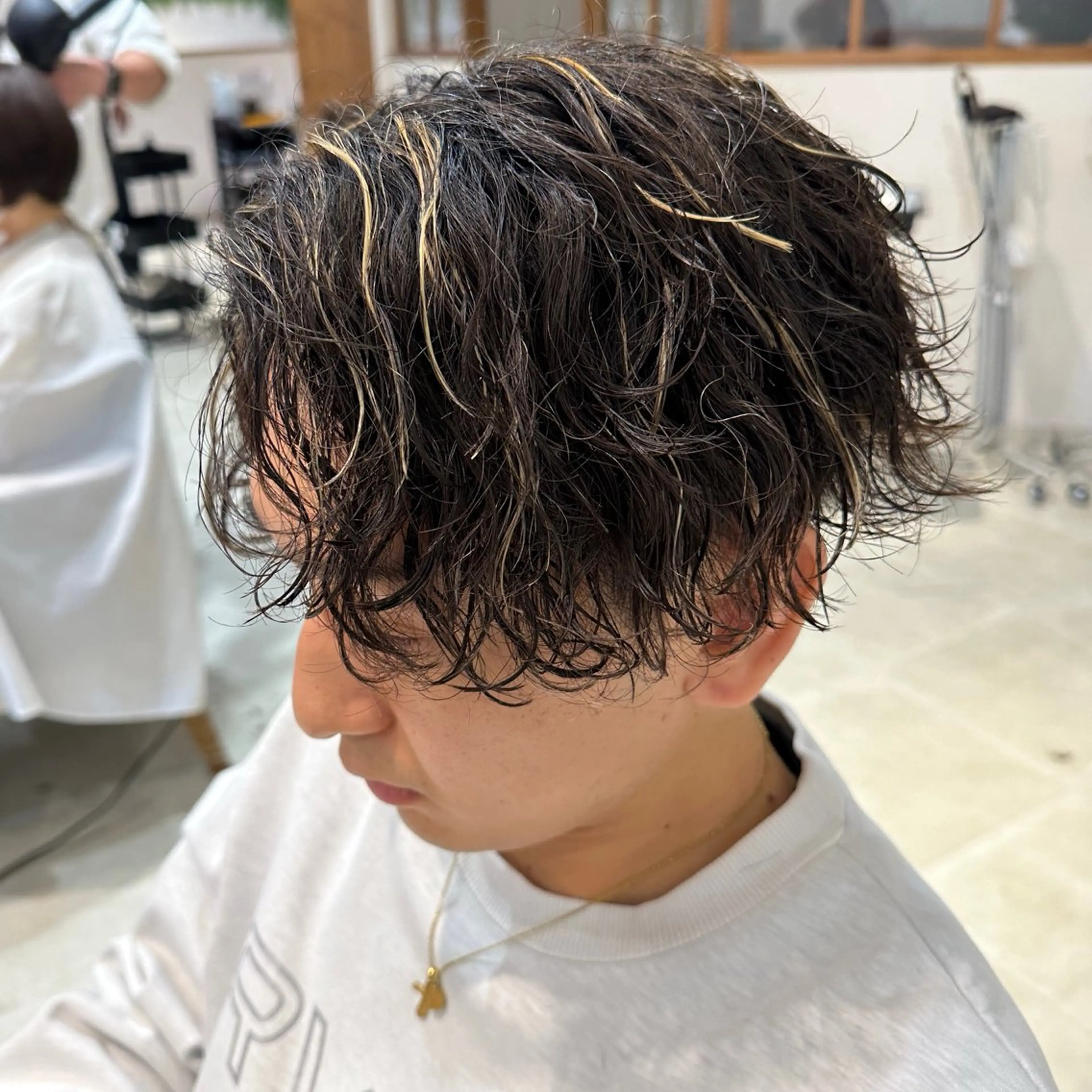 メンズ メンズパーマ 学生（メンズ向け） パーマ 大人メッシュ/ ハイライト/ぽんのヘアスタイル