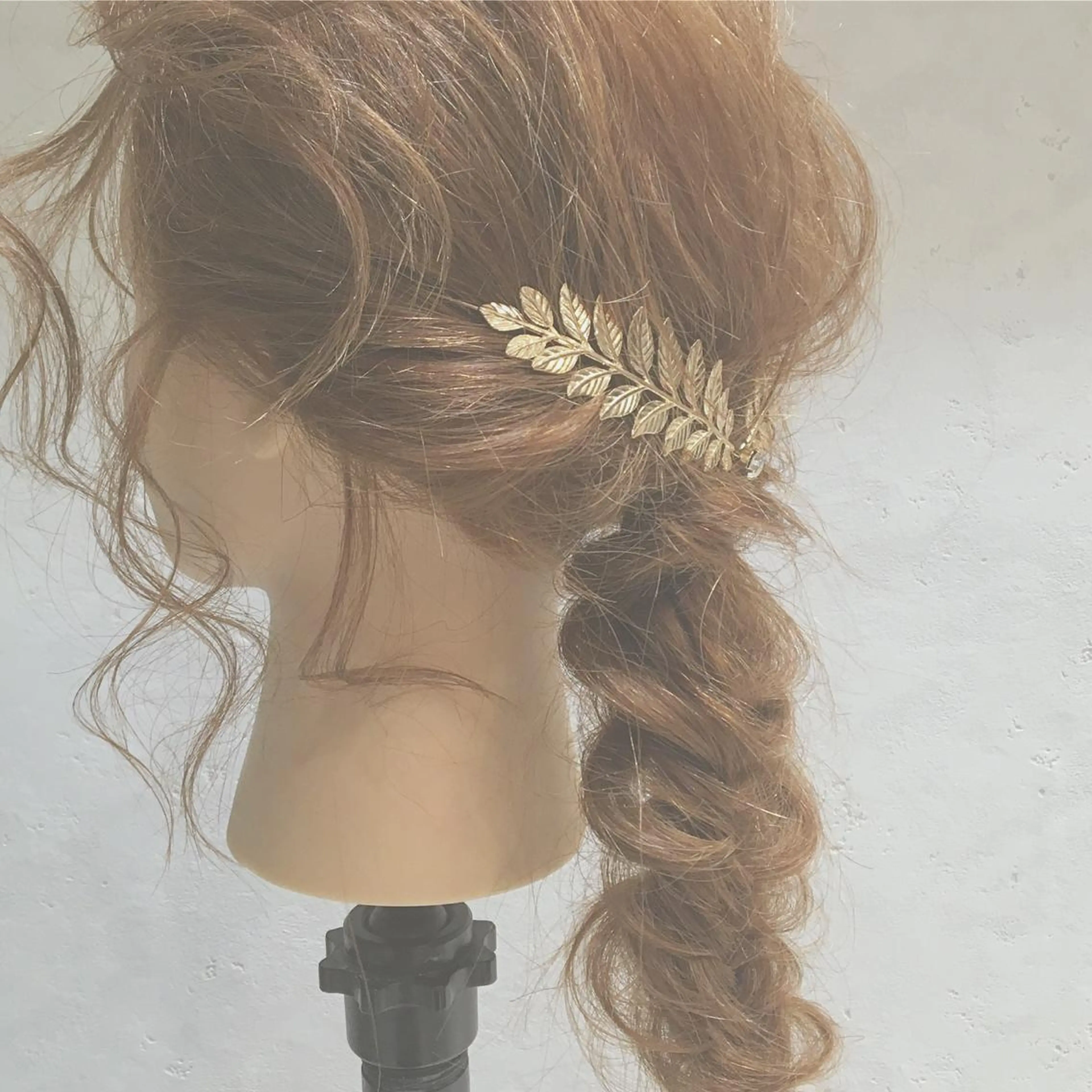 ミディアム ヘアアレンジ mano+所属・砂田 はるかのネイルデザイン