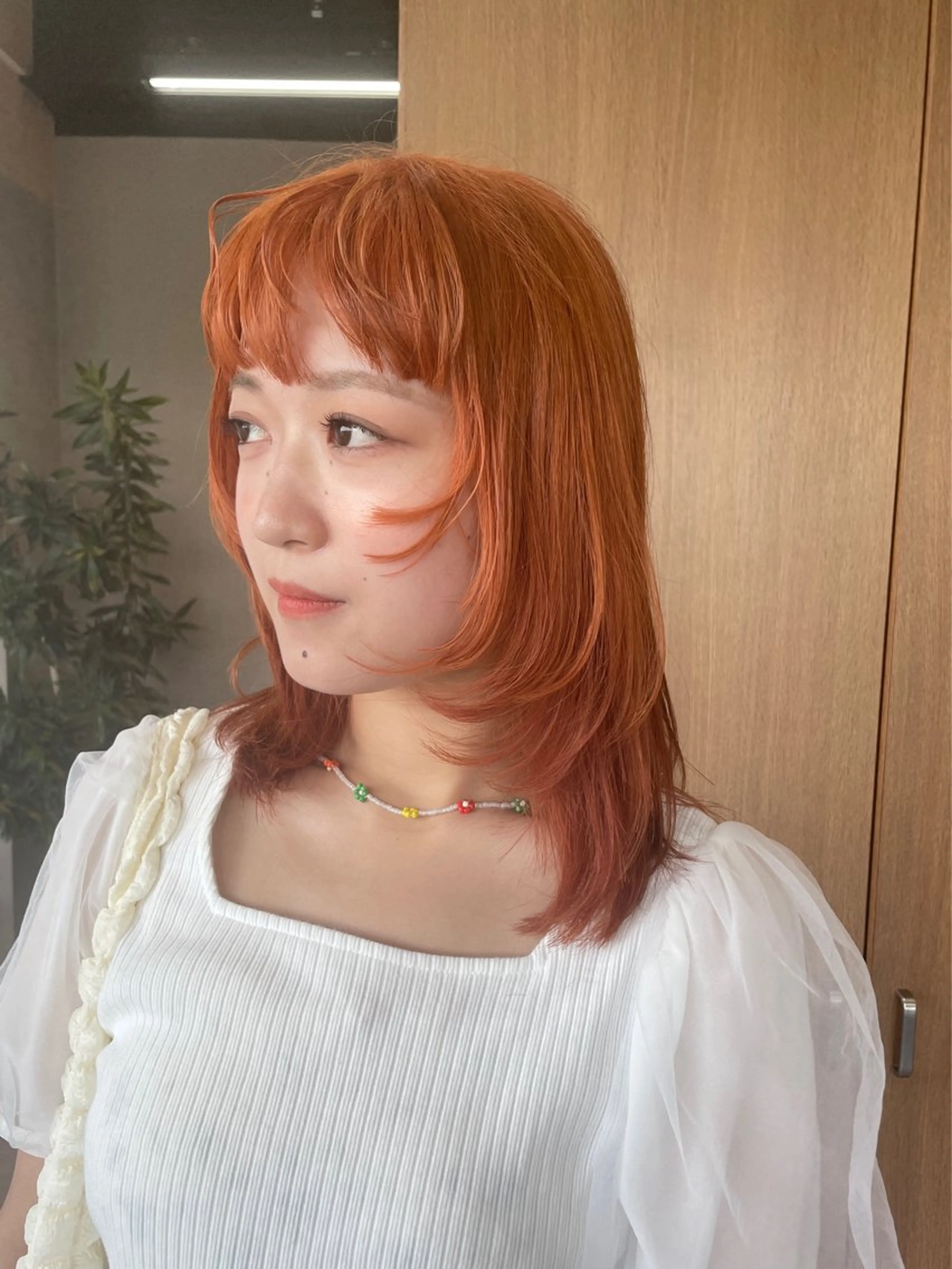 ミディアム カラー ヘアアレンジ ベージュカラー ブリーチ オレンジ オレンジベージュ ハイレイヤー alu所属・マキノ キョウカのヘアスタイル