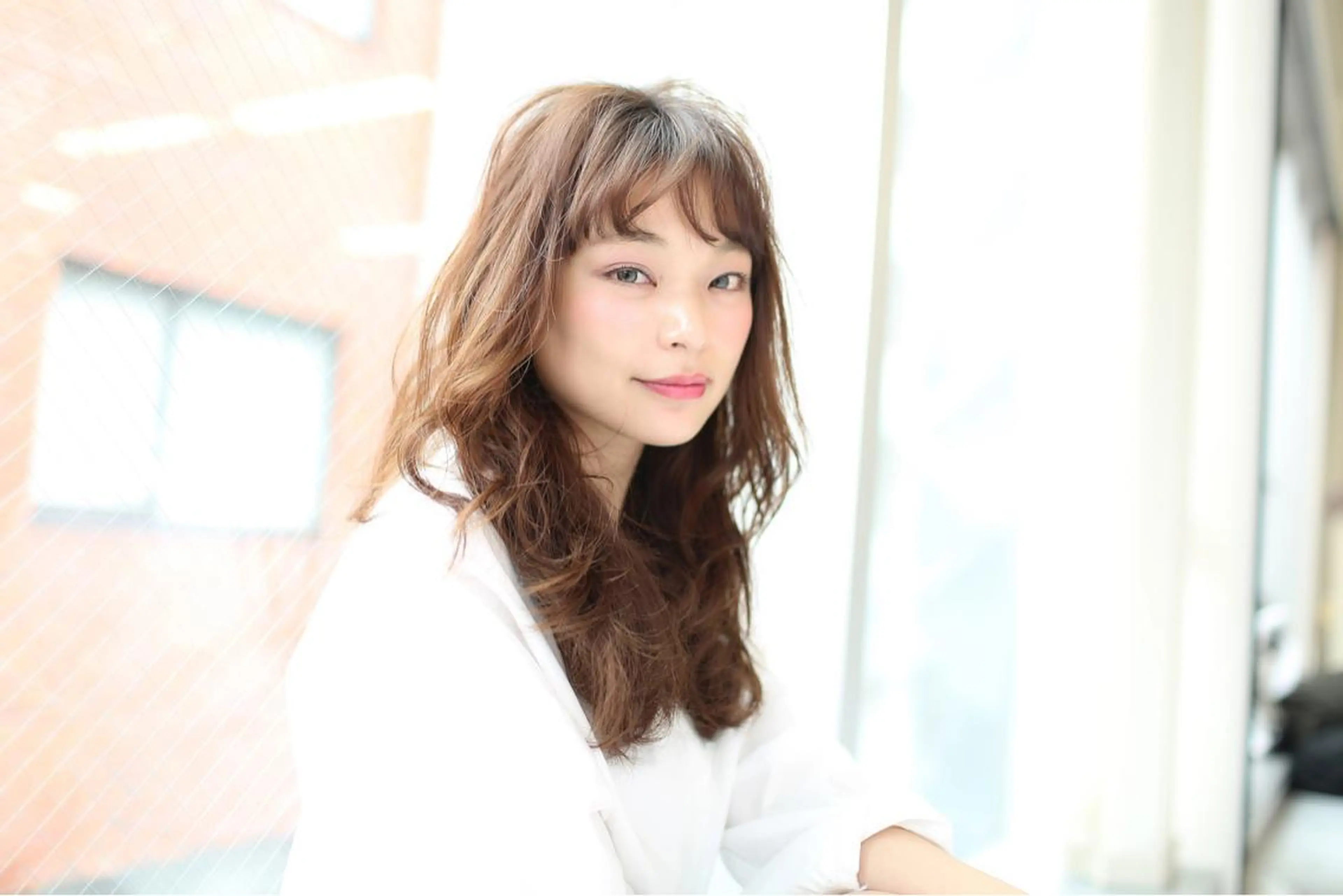 ロング カラー パーマ アッシュ ベージュカラー ロング 可愛いを作る神 ナオヒロのヘアスタイル