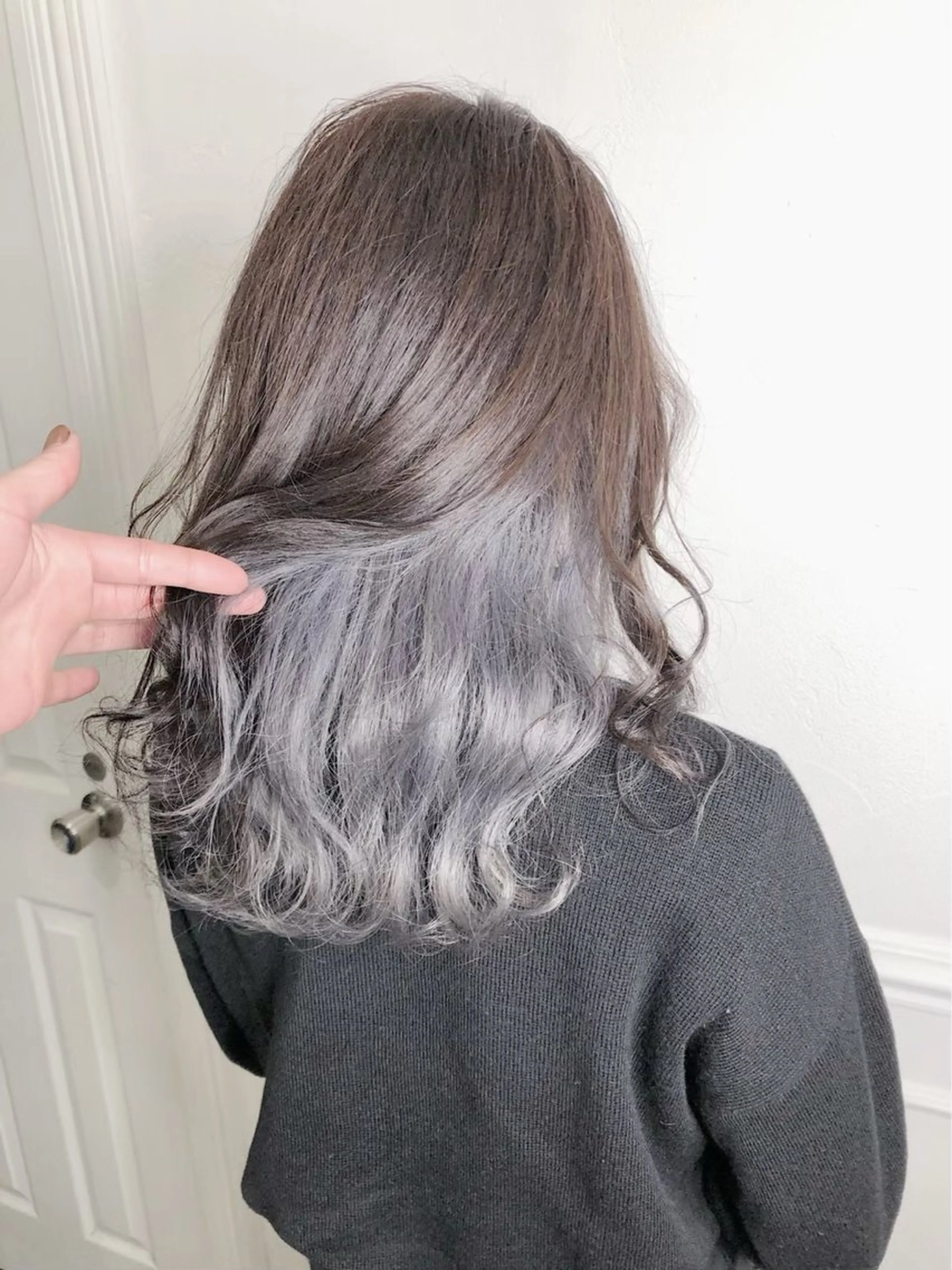 セミロング アッシュ ミストバング パープルカラー イエローカラー ハイライト ヘアカラー hayato🌟 /モデル大募集中🩵のヘアスタイル