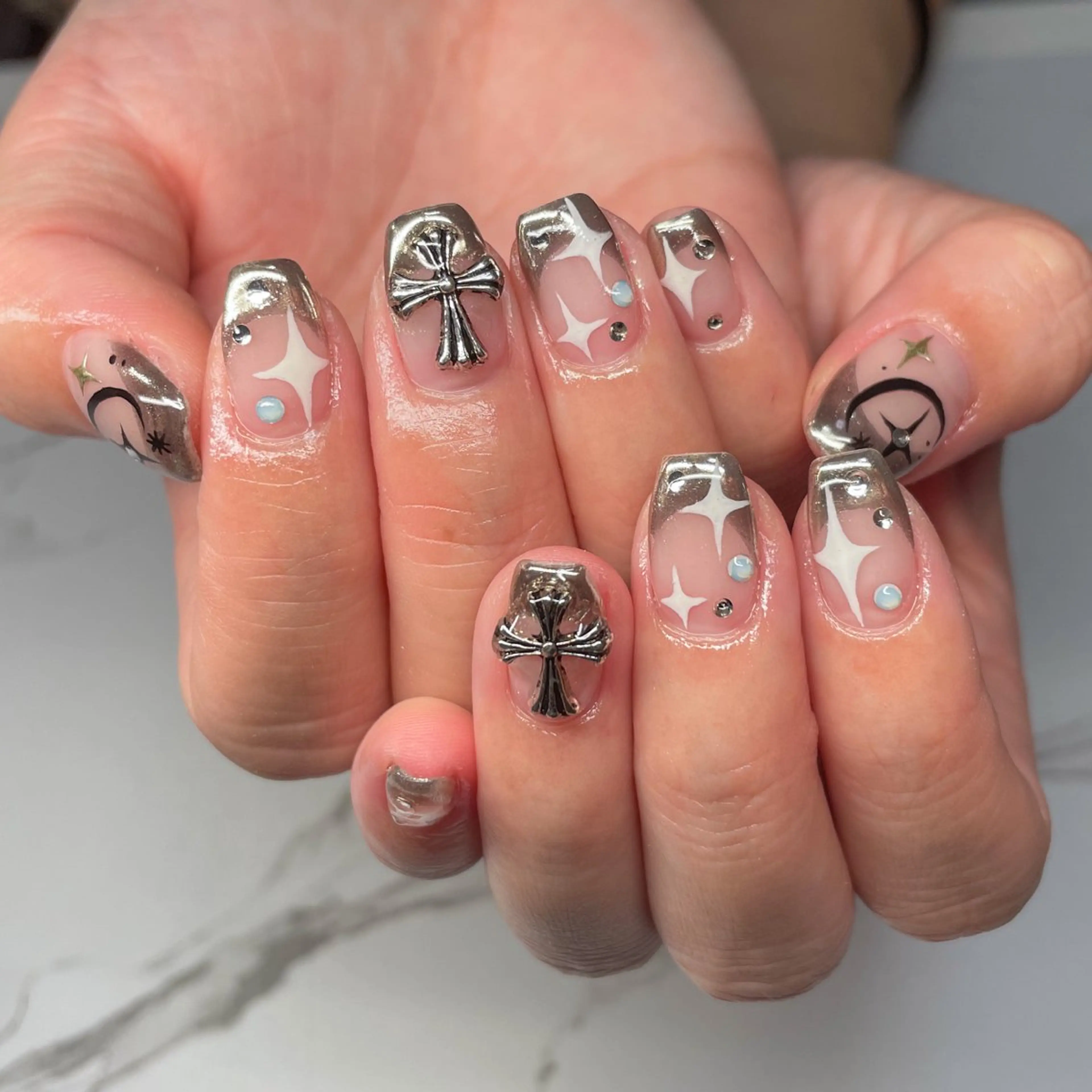 ネイル アートネイル フットネイル ジェルネイル ロングネイル マグネットネイル Nail salon Amicalのネイルデザイン