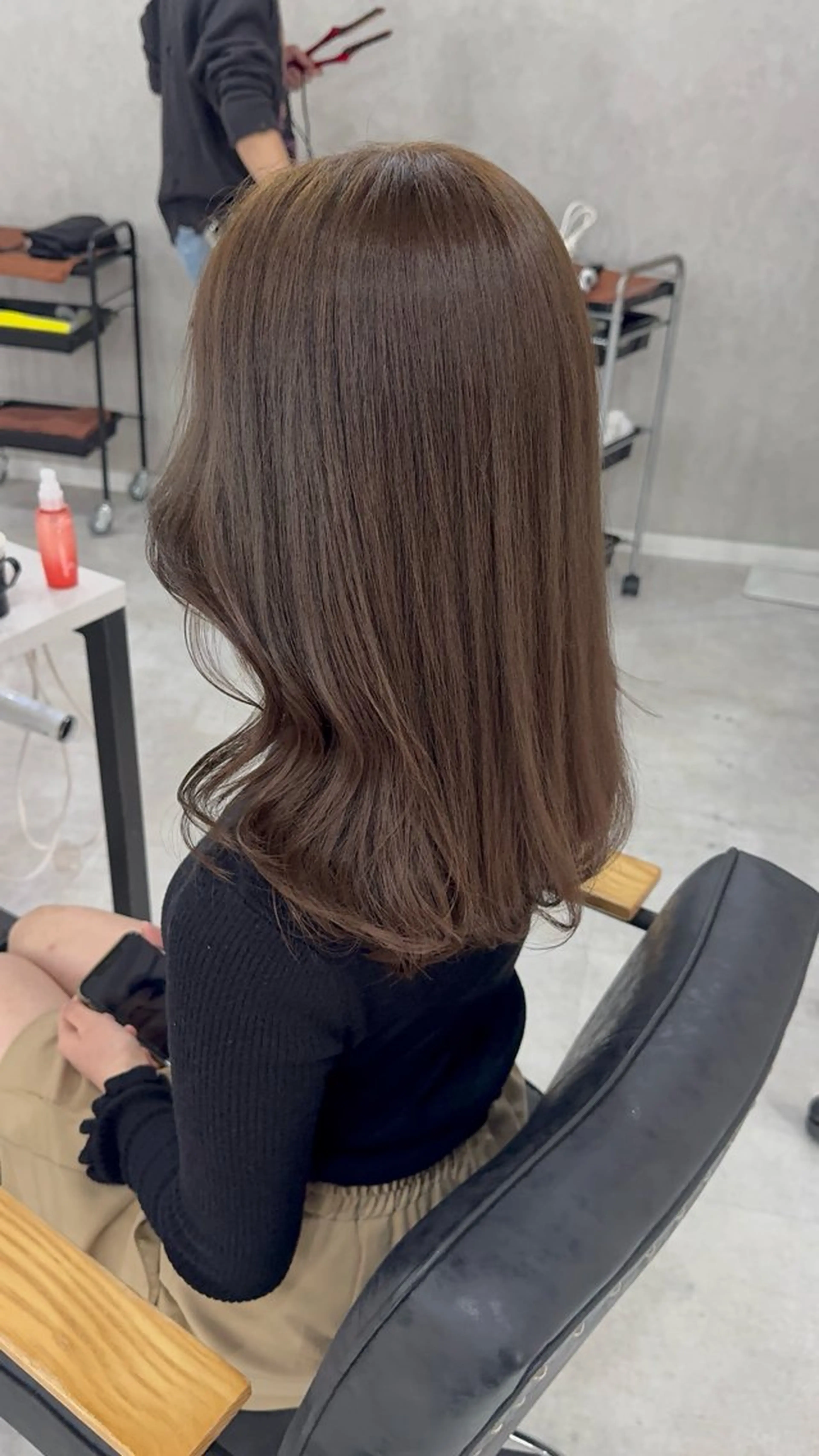 ロング カラー アッシュ アッシュブラウン ベージュカラー 黒髪 ブリーチ カット ヘアカラー トリートメント 赤み無し柔らかカラー 【梅田】madokaのヘアスタイル