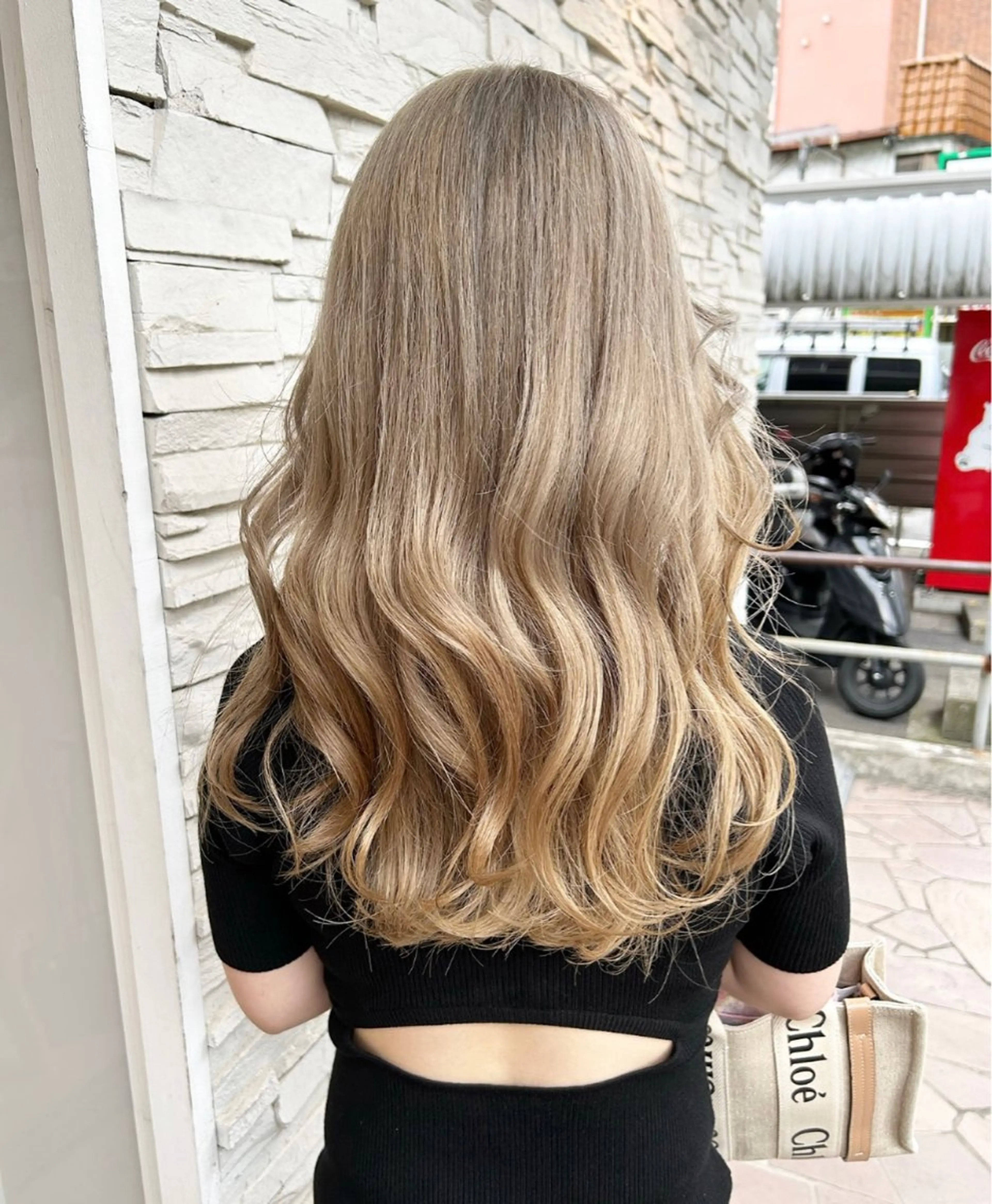 ロング ヘアカラー ゆうき あすかのヘアスタイル