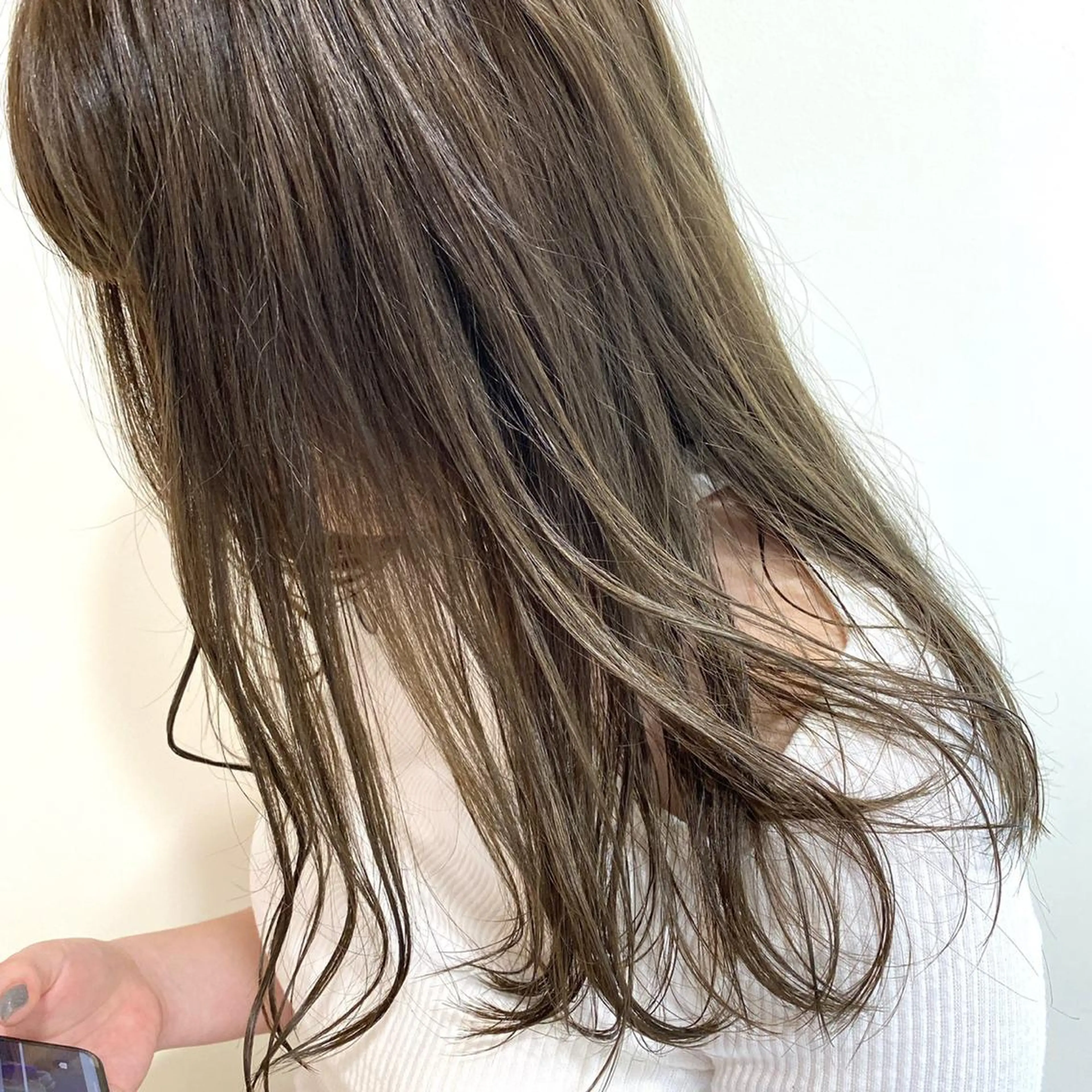 ロング カラー グランジヘア 無造作ヘアHYUGAのヘアスタイル
