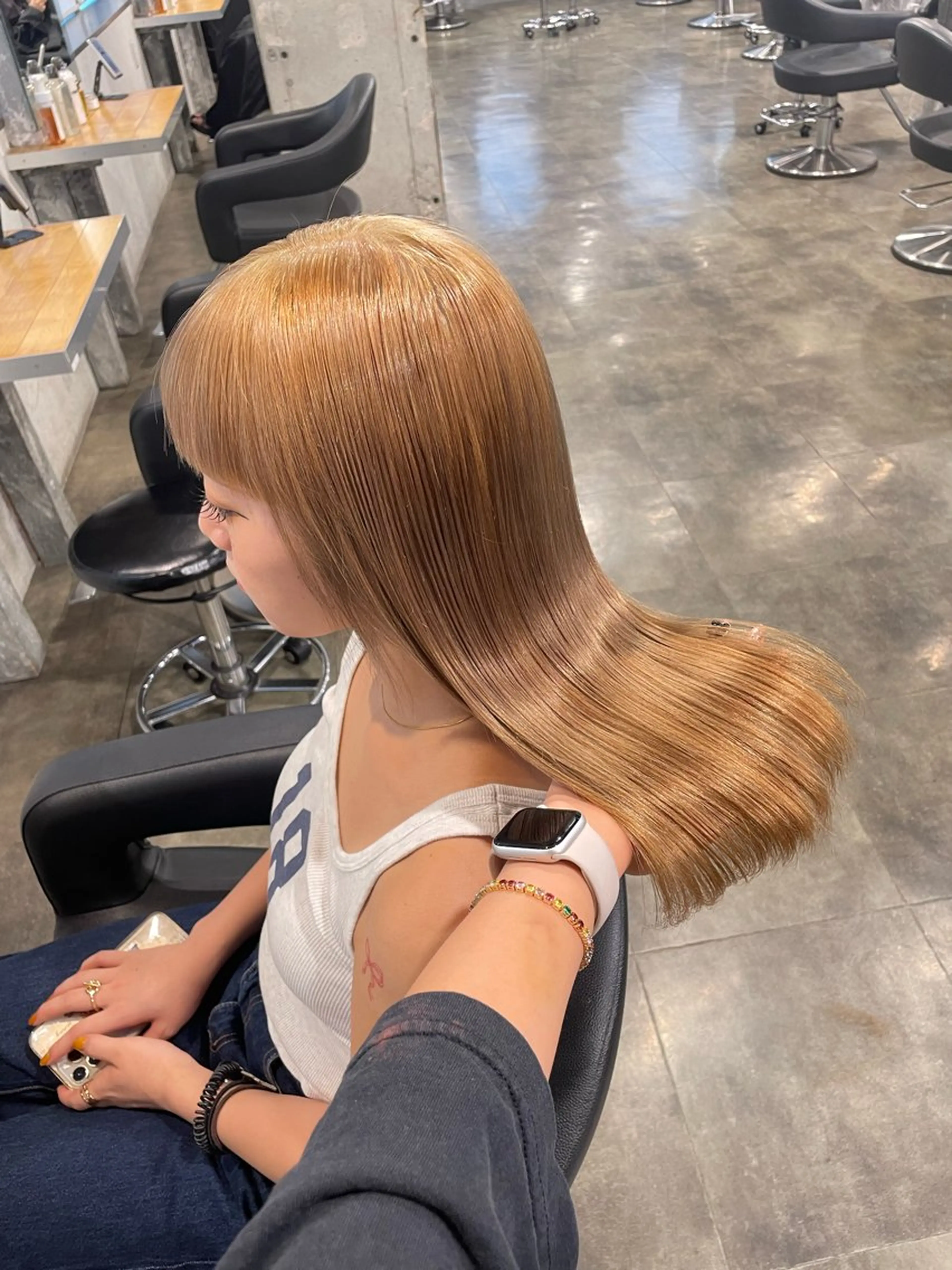 セミロング カラー ヘアカラー トリートメント ハイトーンブロンド 横浜💞ミオのヘアスタイル
