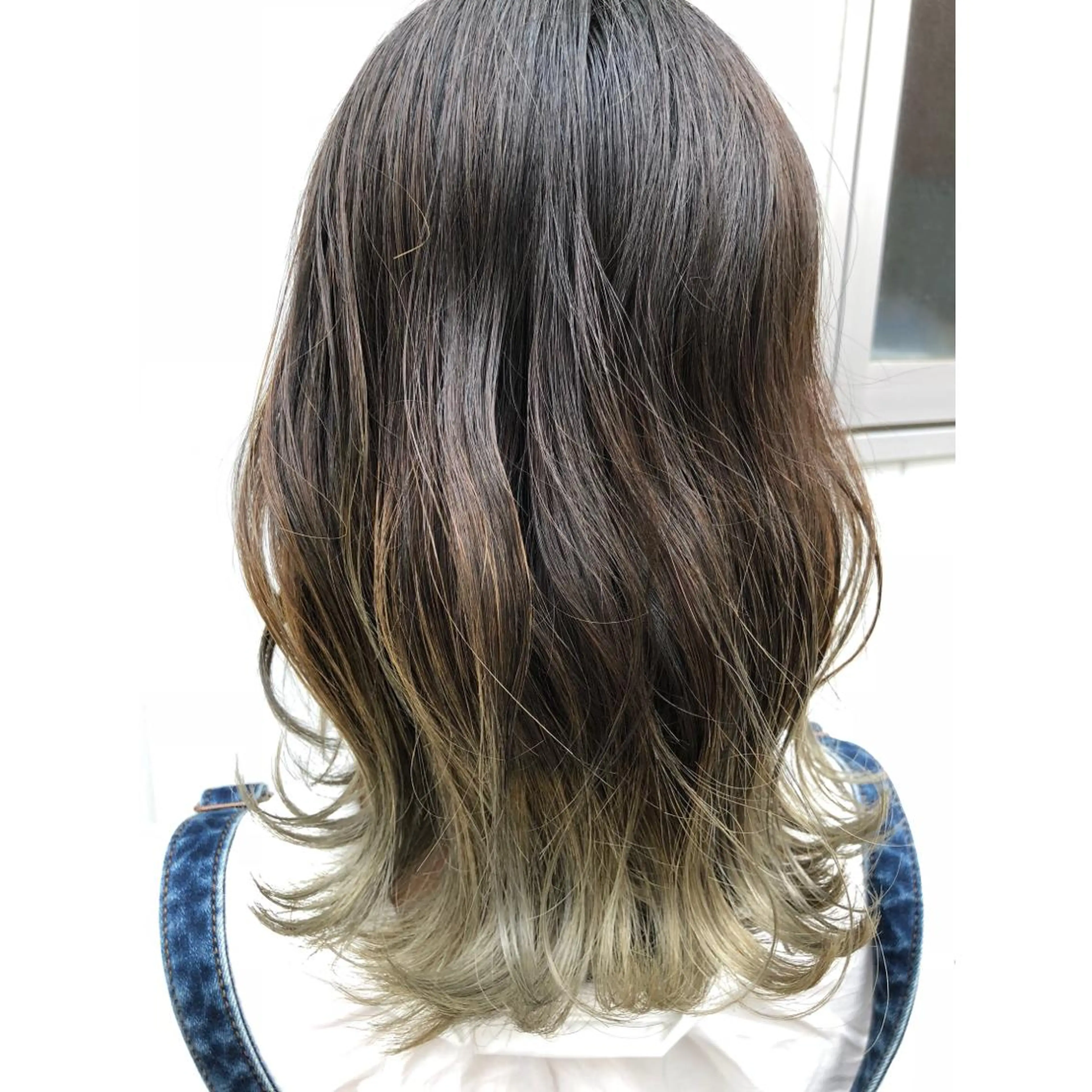 ミディアム カラー グラデーションカラー パーソナルカラー診断 できます　木曽　主博のヘアスタイル