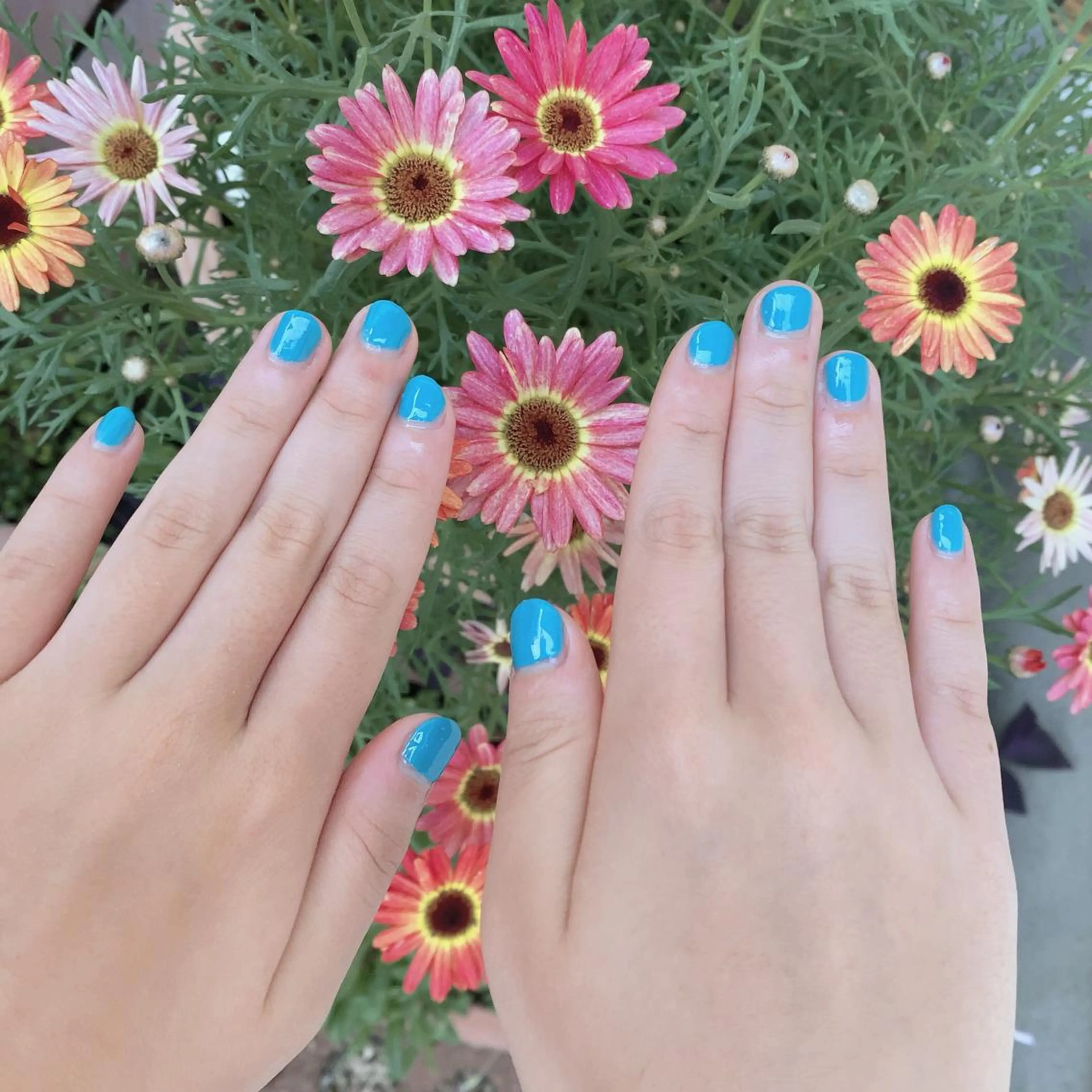 ネイル ブルー マジョリカ ブルーのネイルデザイン