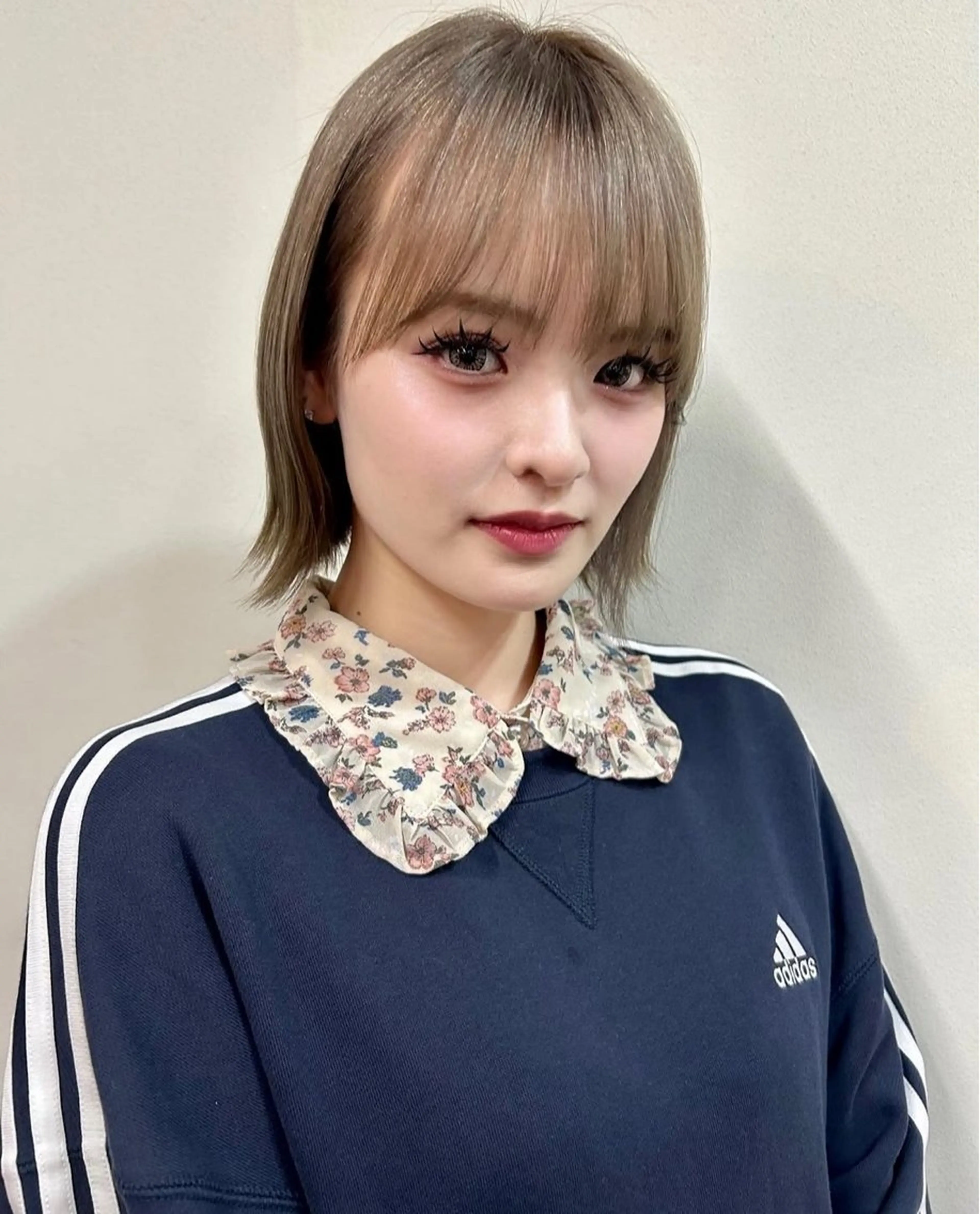 ショート カラー 透明感カラー ヘアカラー peige 西村ひなりのヘアスタイル