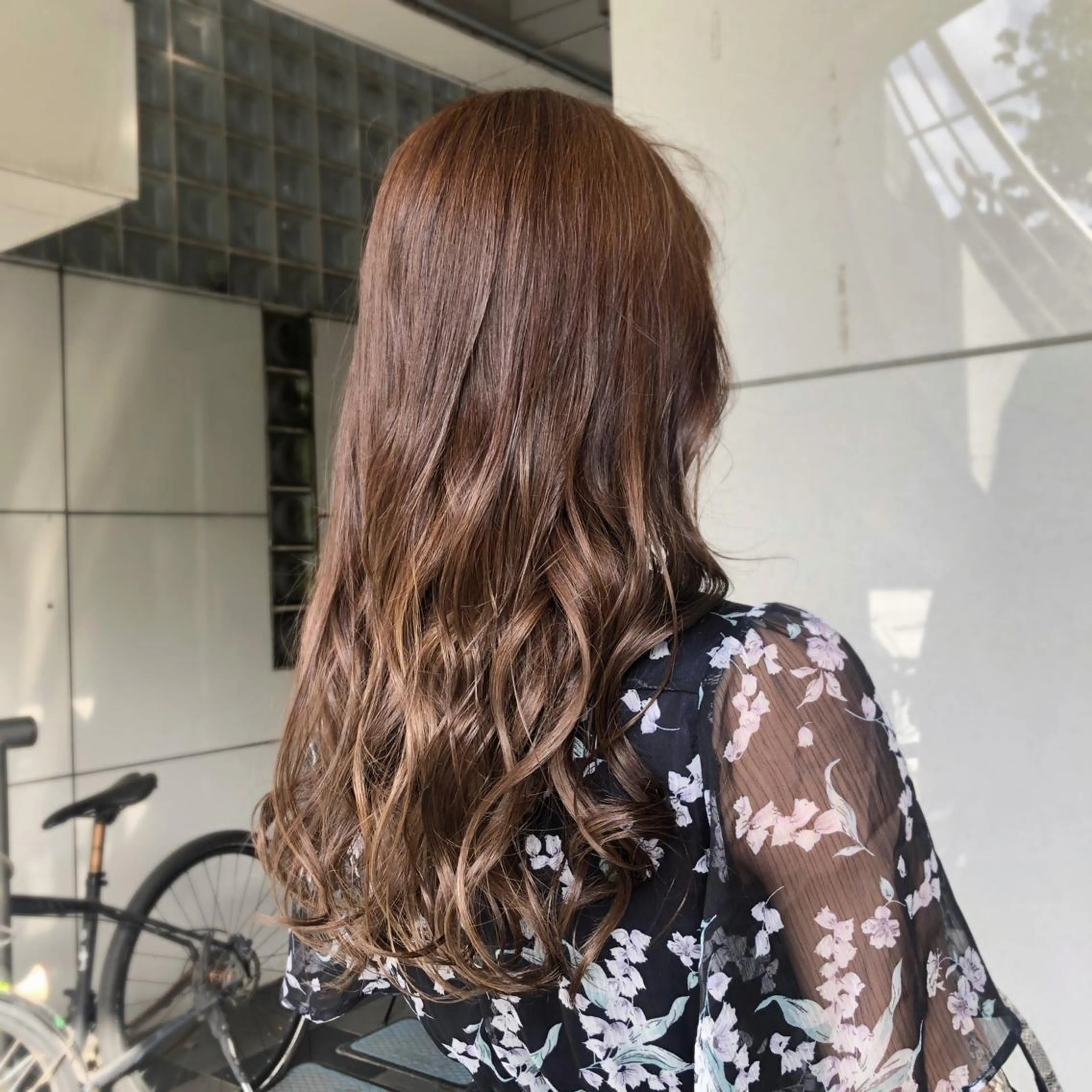 セミロング カラー ヘアカラー トリートメント 山崎 絵莉香のヘアスタイル