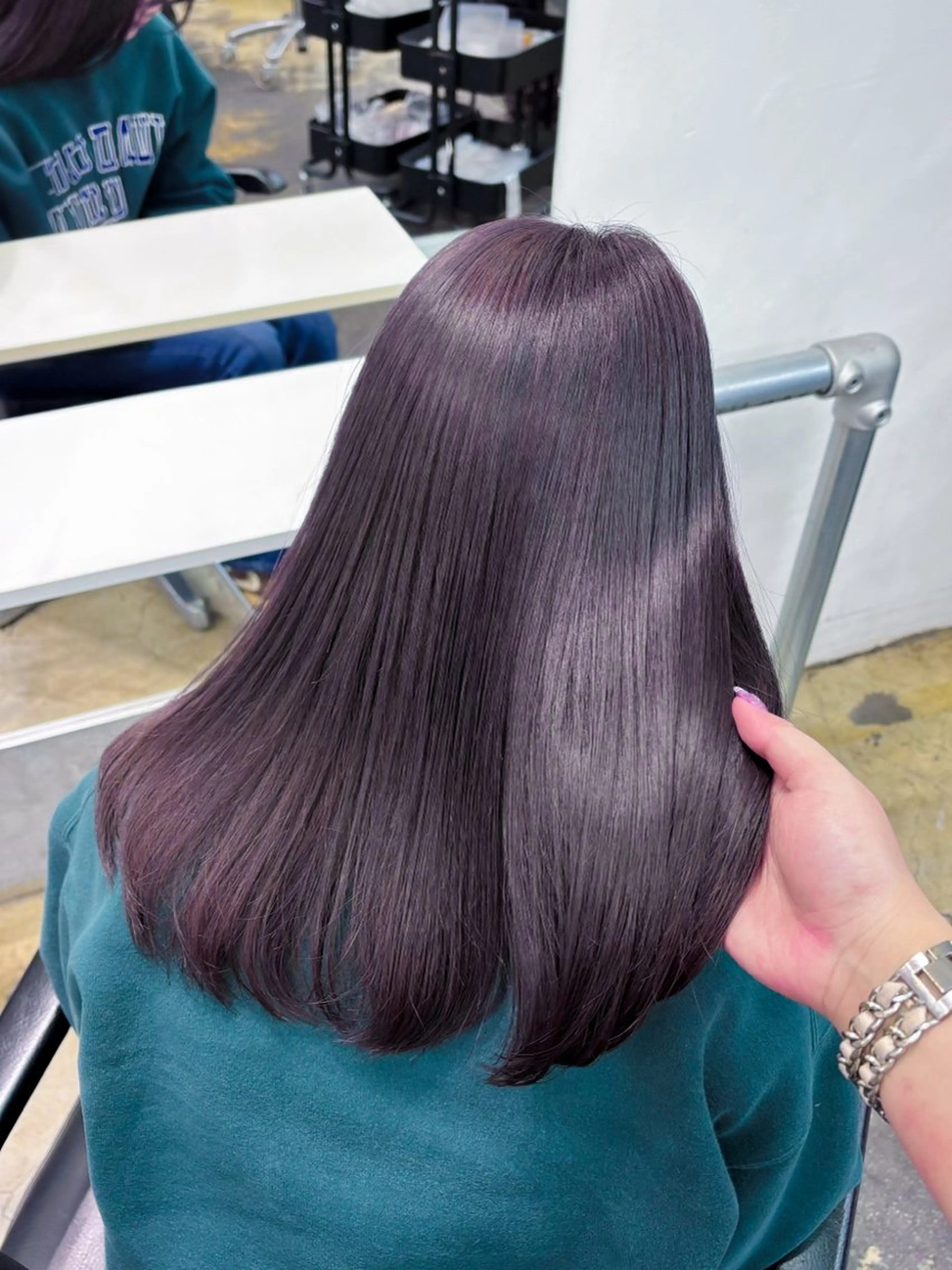 ロング カラー ヘアアレンジ カシス ラベンダーカラー ヘアカラー トリートメント 🥀ブリーチ× エクステ🥀あかりのヘアスタイル