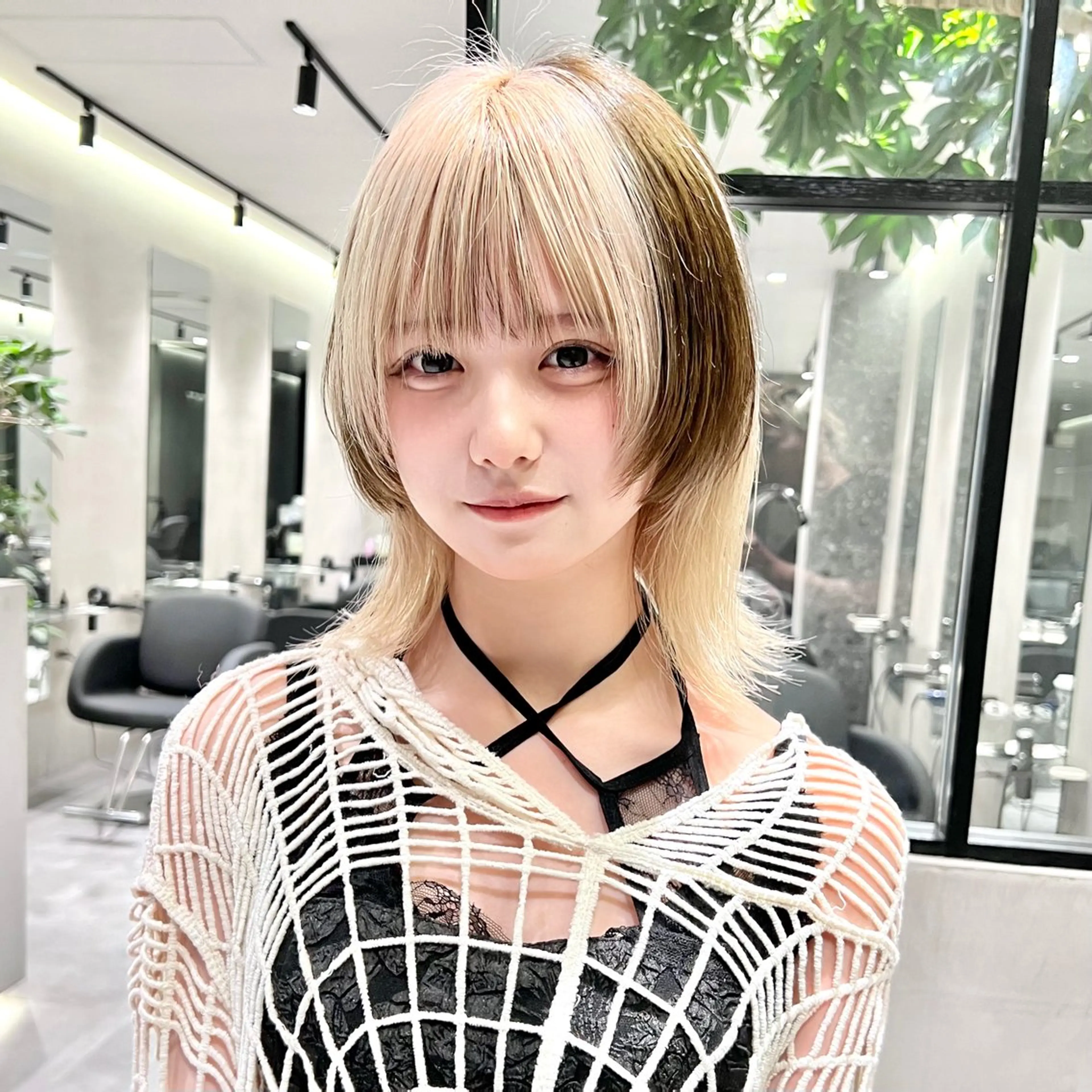 セミロング カラー カット ヘアカラー トリートメント 新宿レイヤーカット 顔周り/骨格診断のヘアスタイル