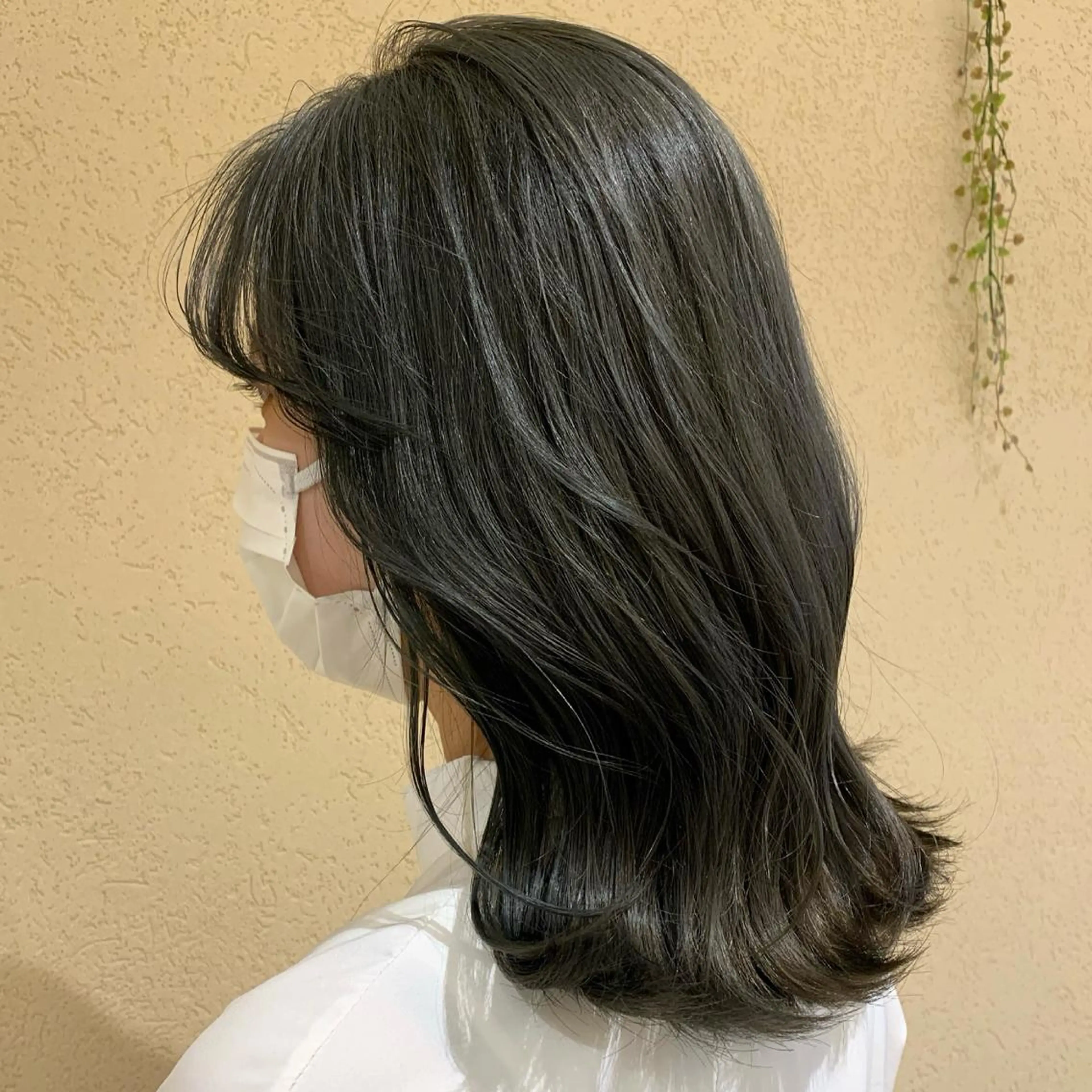 セミロング カラー オリーブグレー 韓国風ヘア GO TODAY SHAiRE SALON所属・𝒢𝒾𝓇𝓁𝓎 ⑅　𝓎𝓊𝓀𝒶のヘアスタイル